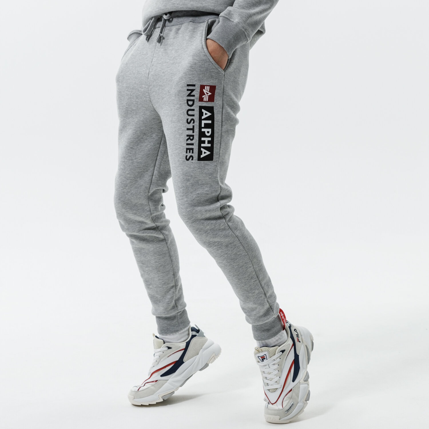 pánské kalhoty ALPHA INDUSTRIES KALHOTY  ALPHA BLOCK-LOGO JOGGER 118361-17 ŠEDÁ