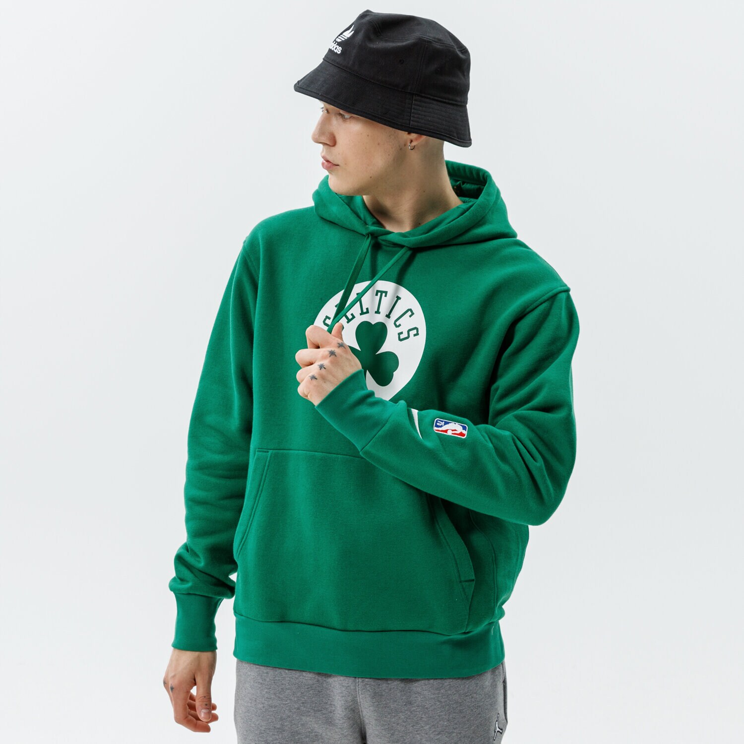 pánská mikina NIKE MIKINA S KAPUCÍ BOS M NK PO FLC ESSNTL NBA DB1818-312 ZELENÁ