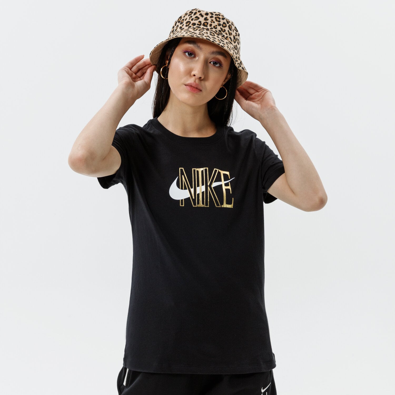 dámské tričko NIKE TRIČKO W NSW TEE SHINE DM2809-010 ČERNÁ