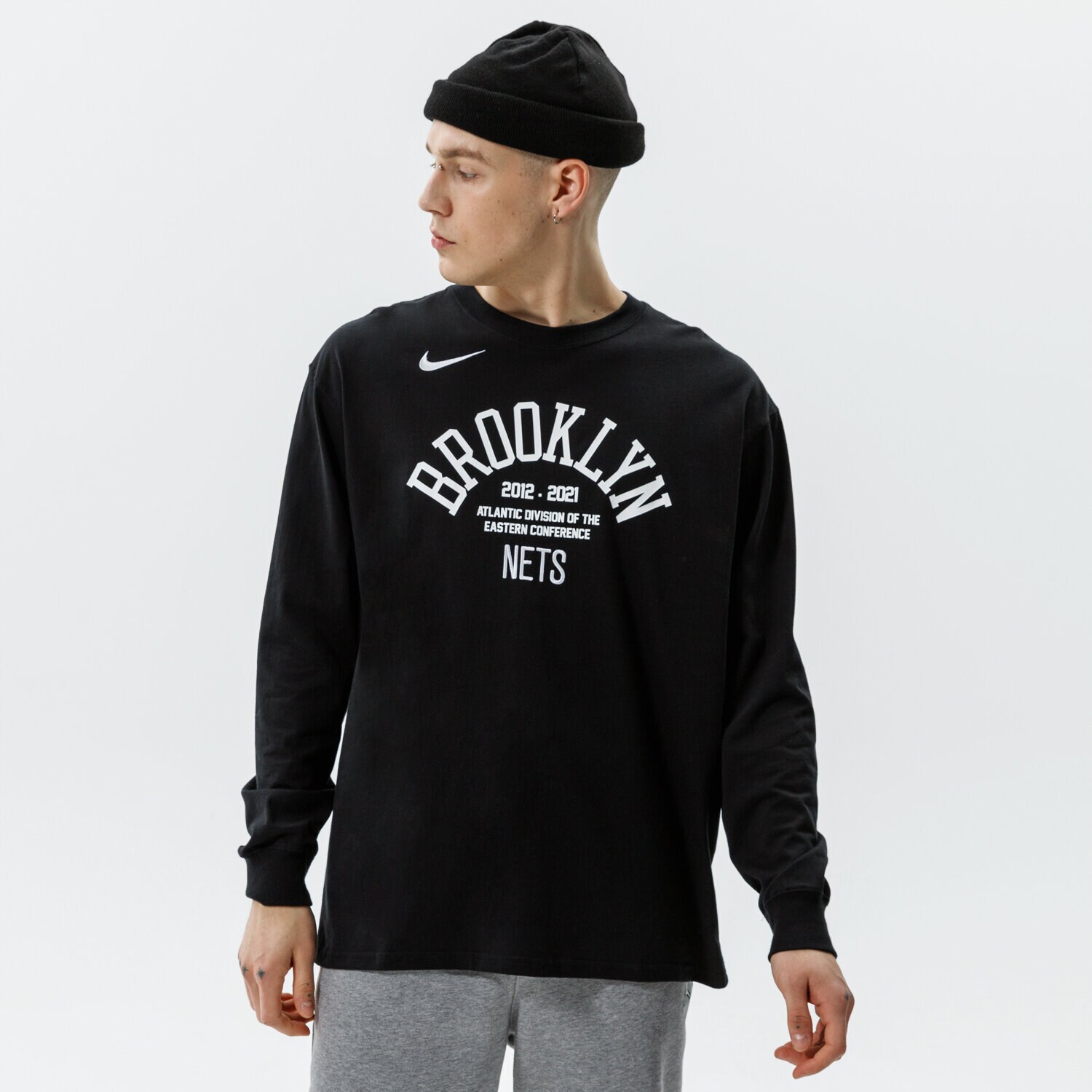 pánské tričko NIKE TRIČKO BKN M NK CTS TM ELMNT LS TEE NBA DA5887-010 ČERNÁ