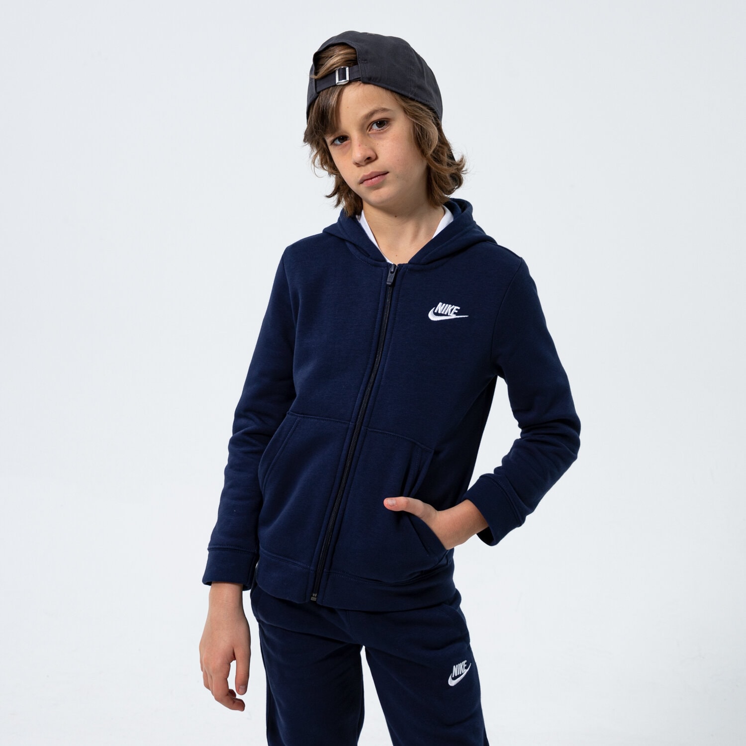dětské kalhoty NIKE SOUPRAVA SPORTSWEAR BOY BV3634-410 TMAVOMODRÁ