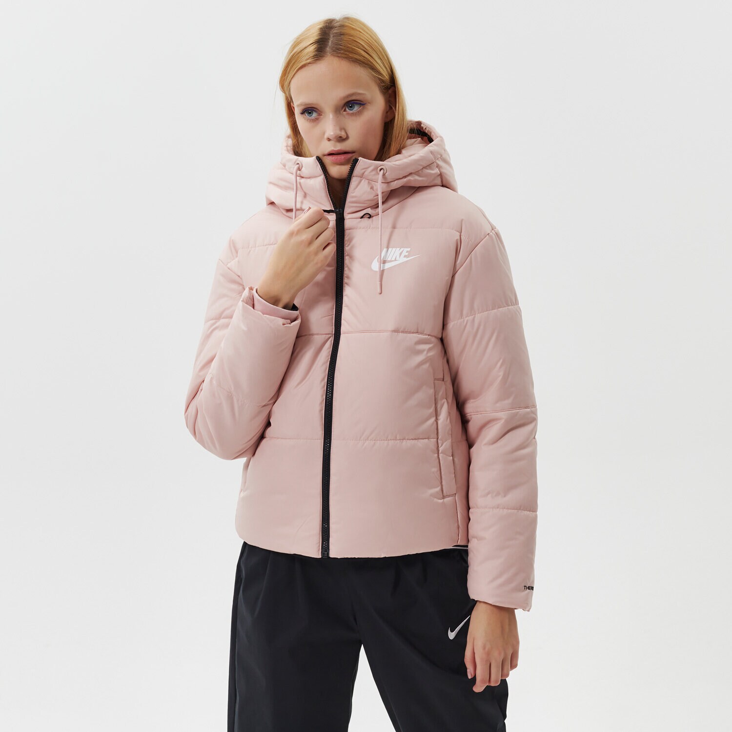 dámská zimní bunda NIKE BUNDA ZIMNÍ WNSW TF RPL CLASSIC TAPE JKT P DJ6997-601 BÉŽOVÁ