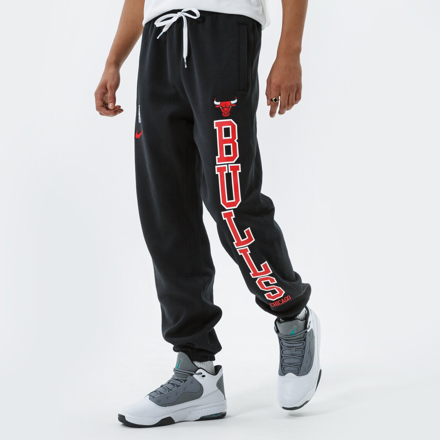 pánské kalhoty NIKE KALHOTY  CHI M NK PANT FLC CTS GX 75 NBA DB1536-010 ČERNÁ
