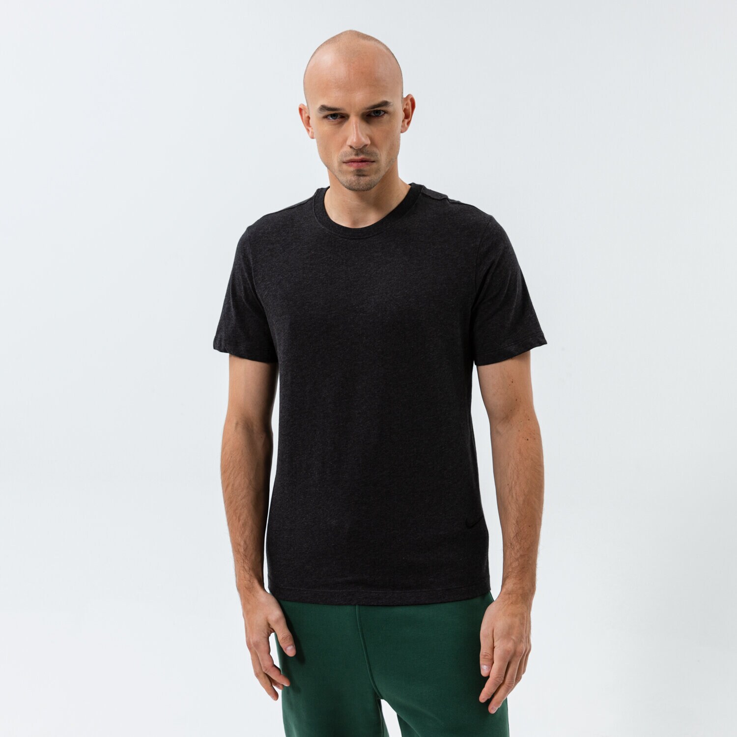 pánské tričko NIKE TRIČKO M NSW TEE SUSTAINABILITY DM2386-010 ČERNÁ