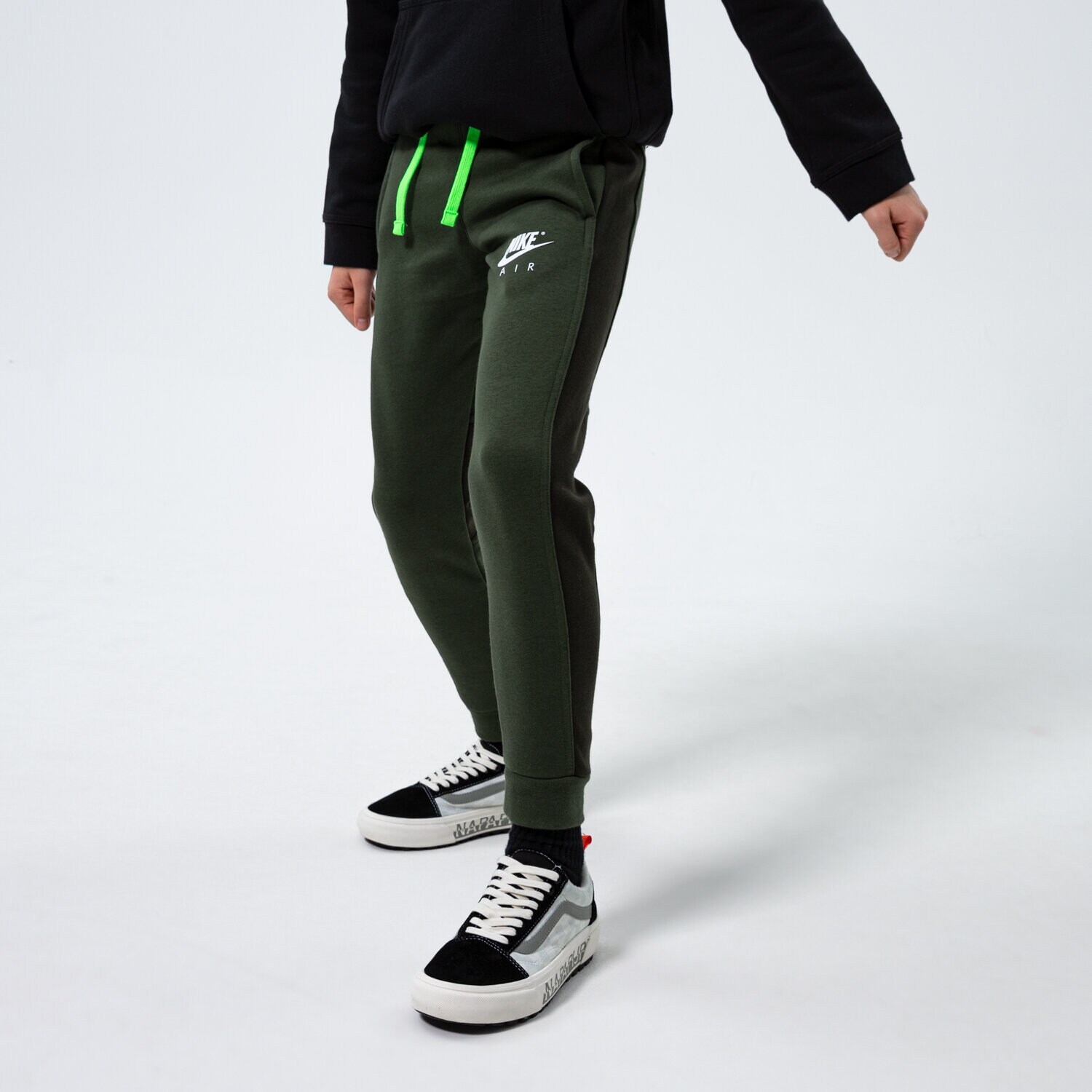 dětské kalhoty NIKE KALHOTY  B NSW AIR PANT BOY DD8716-335 KHAKI