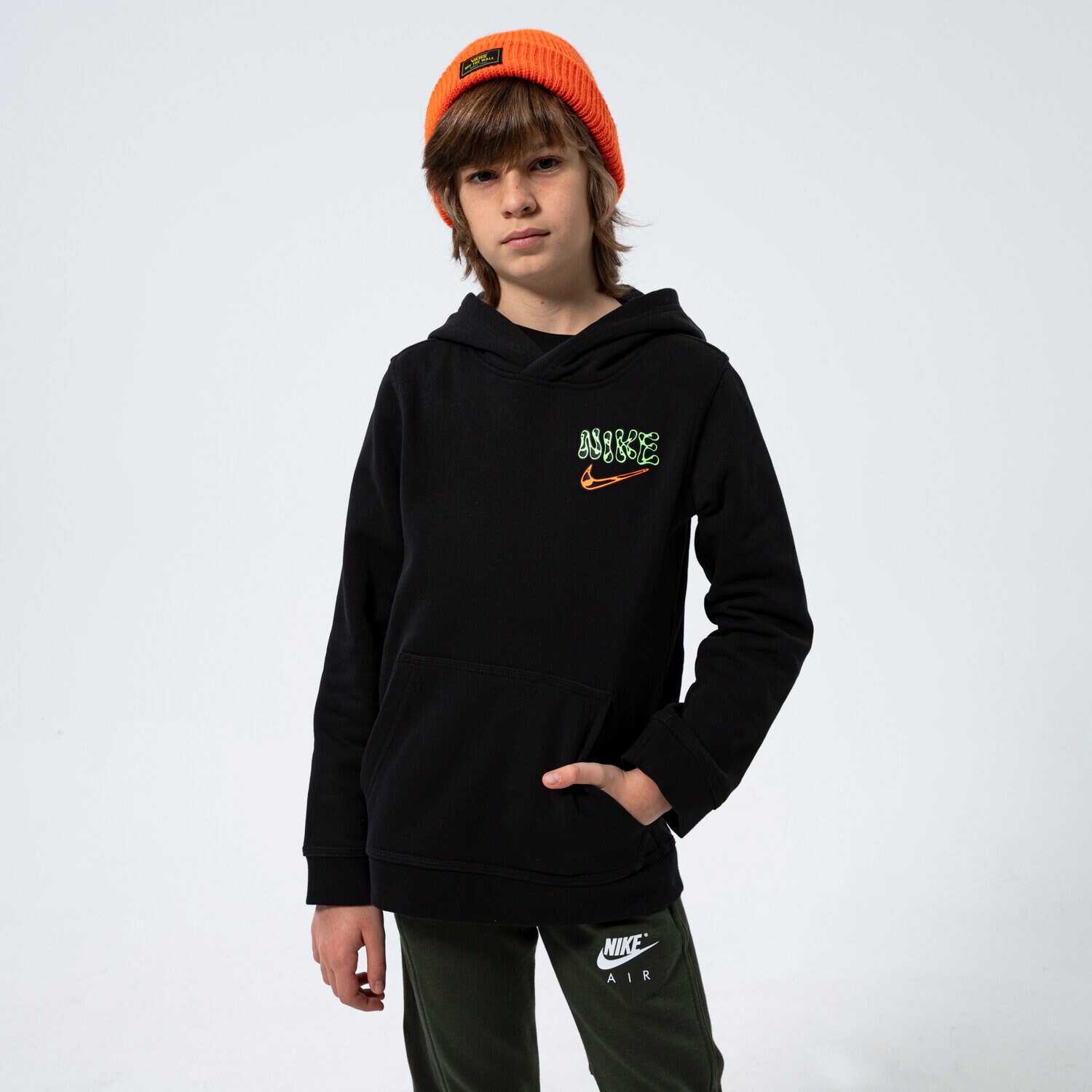 dětská mikina NIKE MIKINA S KAPUCÍ B NSW PO BOY DM4092-010 ČERNÁ