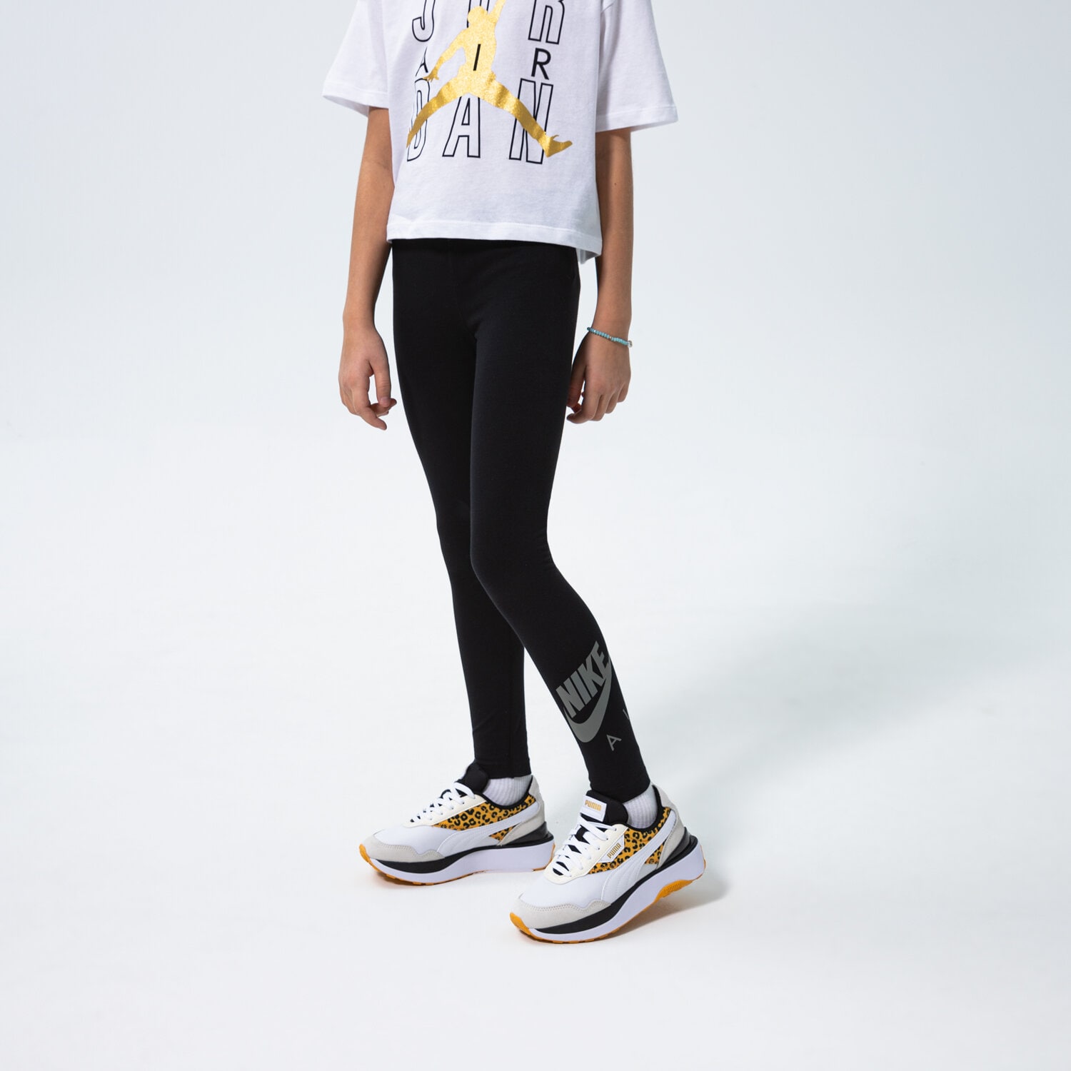 dětské kalhoty NIKE LEGGINGS G NSW AIR FAVORITES LGGNG GIRL DD7140-010 ČERNÁ