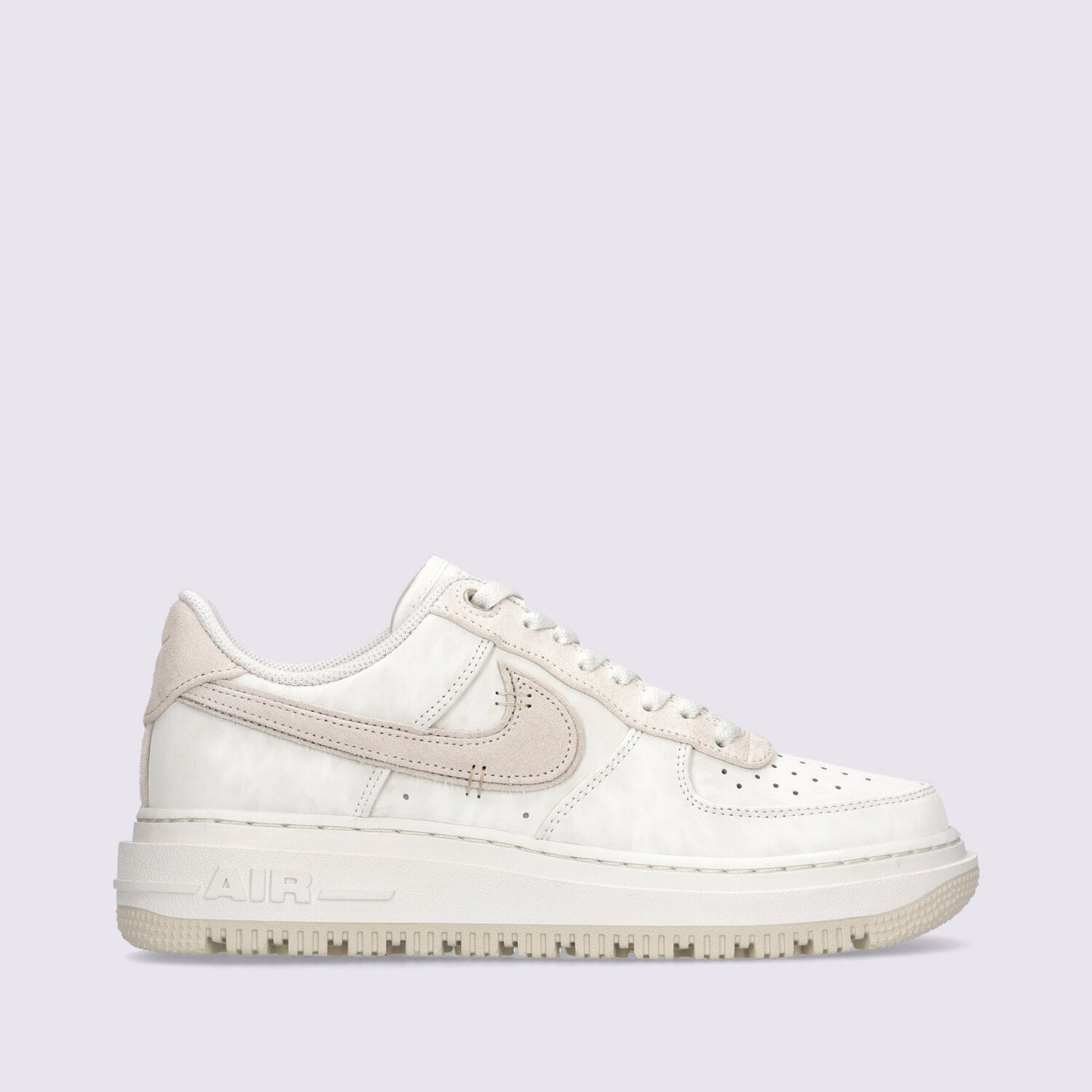 pánské tenisky NIKE AIR FORCE 1 LUXE DD9605-100 BÍLÁ