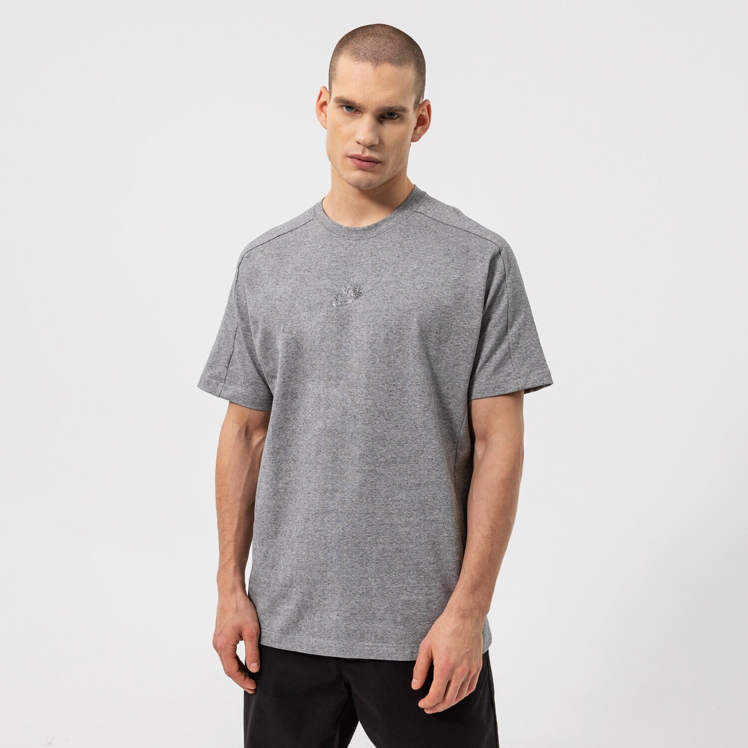 pánské tričko NIKE TRIČKO M NSW SS JSY TOP REVIVAL DM0085-010 ŠEDÁ