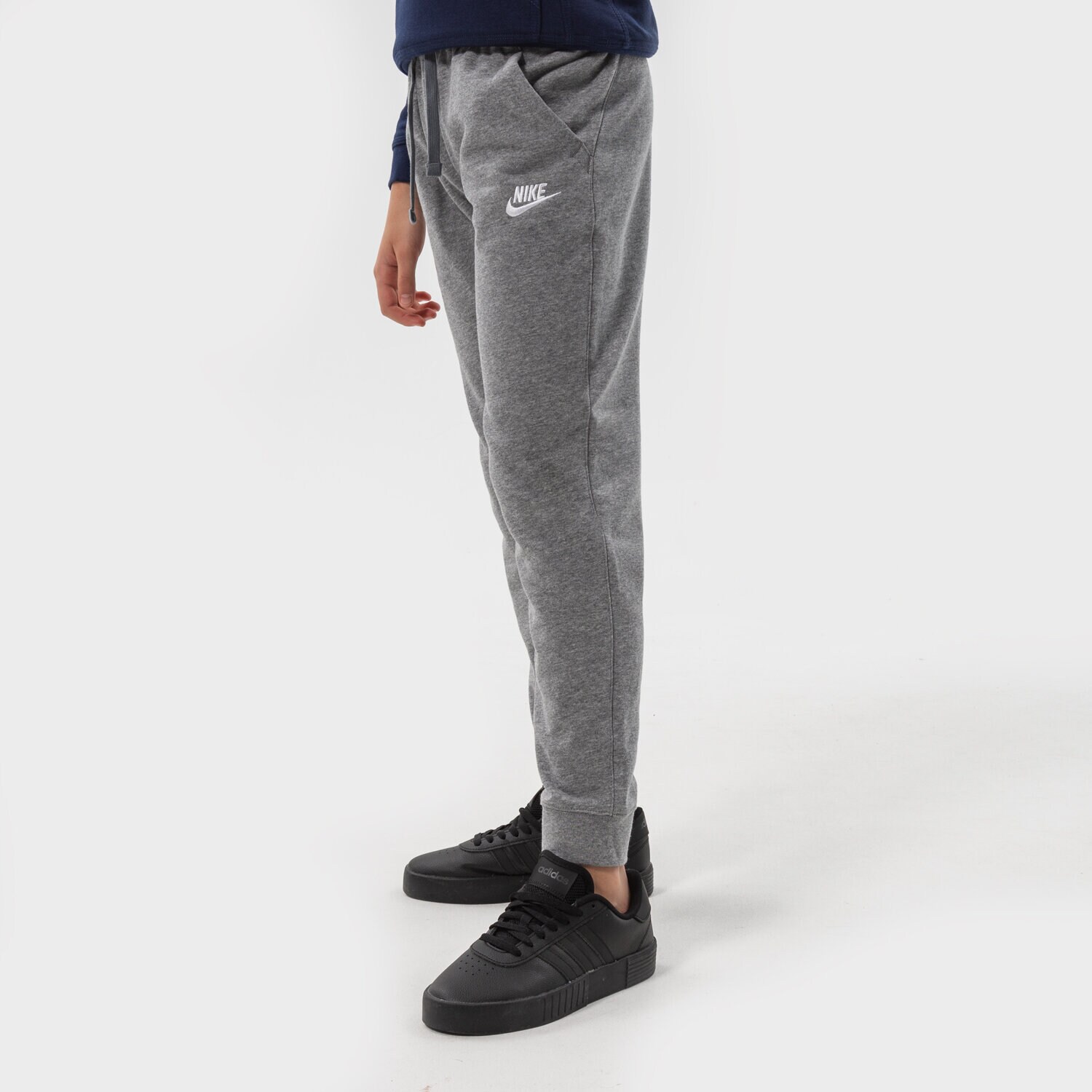 dětské kalhoty NIKE KALHOTY  SPORTSWEAR BOY DA0864-091 ŠEDÁ