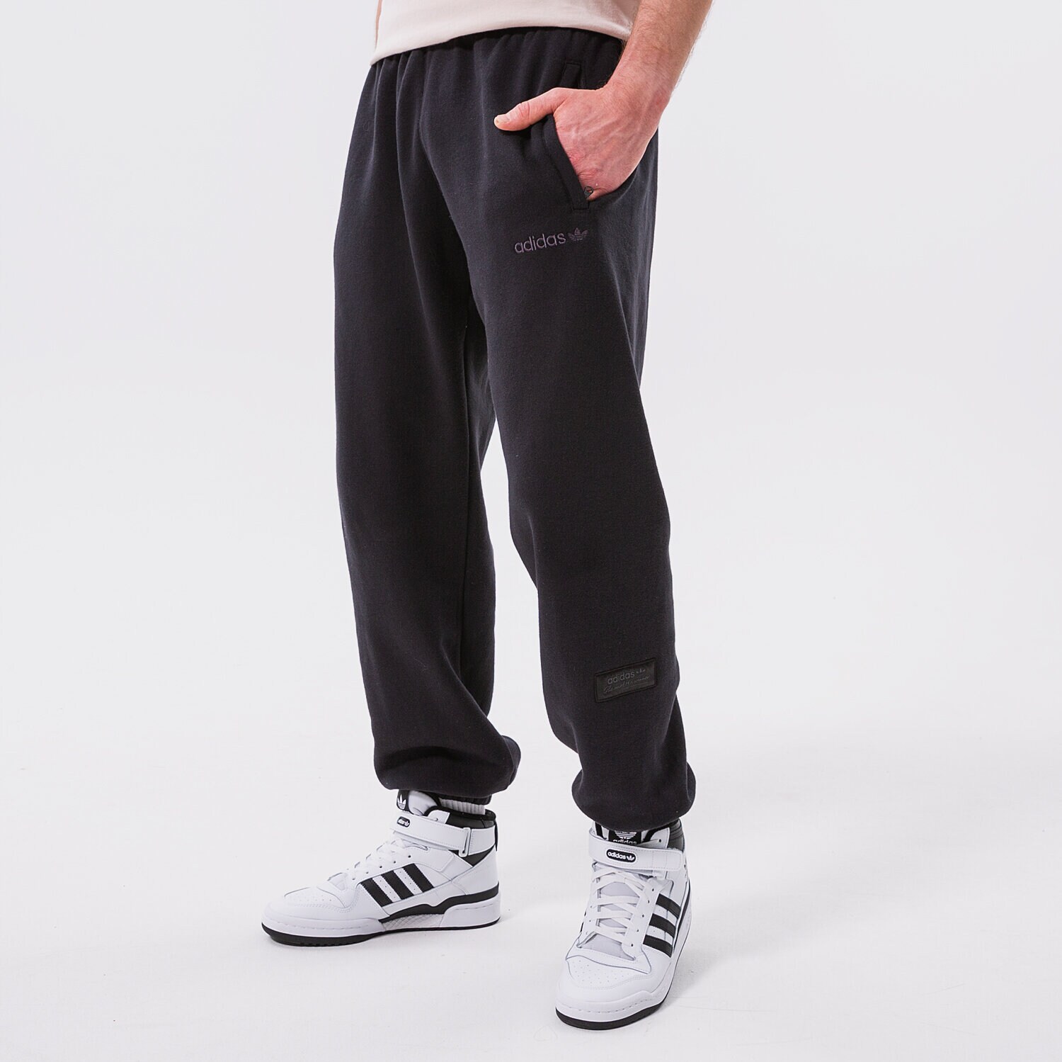 pánské kalhoty ADIDAS KALHOTY  TREFOIL LINEAR LABEL SWEATPANT HM4826 ČERNÁ