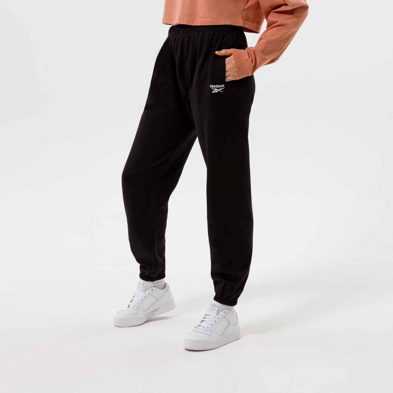 dámské kalhoty REEBOK KALHOTY  CL PF SM LOGO FT PANT GS1742 ČERNÁ