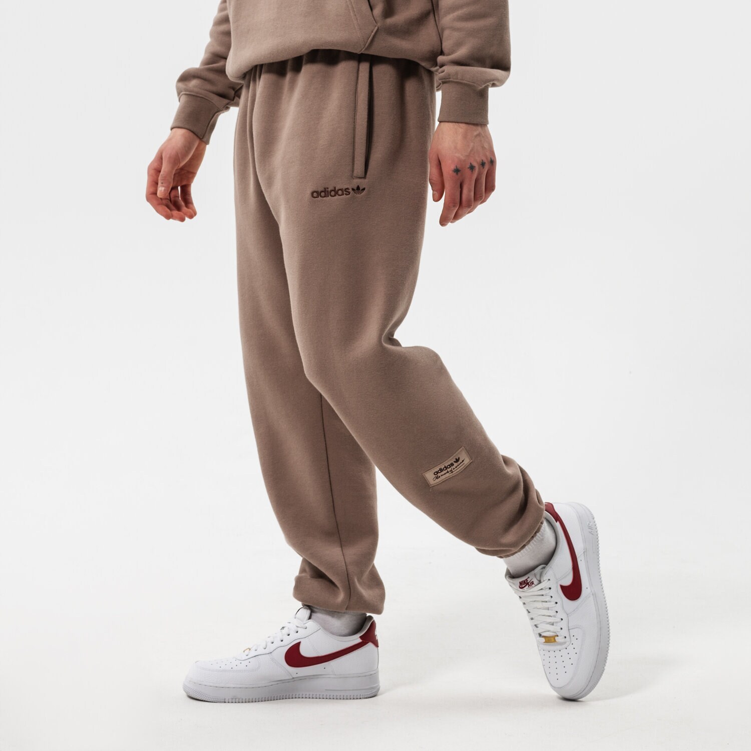 pánské kalhoty ADIDAS KALHOTY  TREFOIL LINEAR LABEL SWEATPANT HM2669 HNĚDÁ