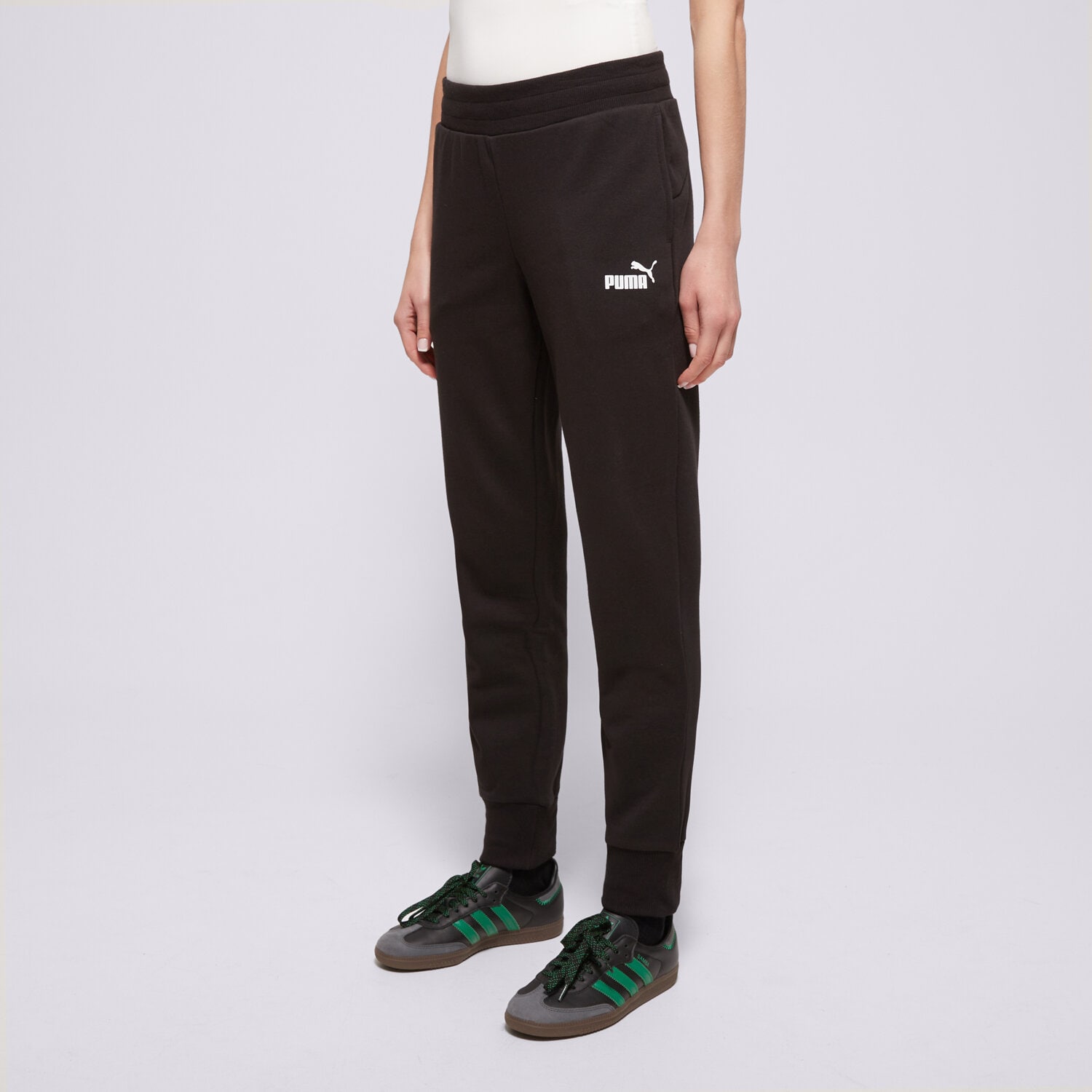 dámské kalhoty PUMA KALHOTY  ESS SWEATPANTS TR CL 586842 01 ČERNÁ