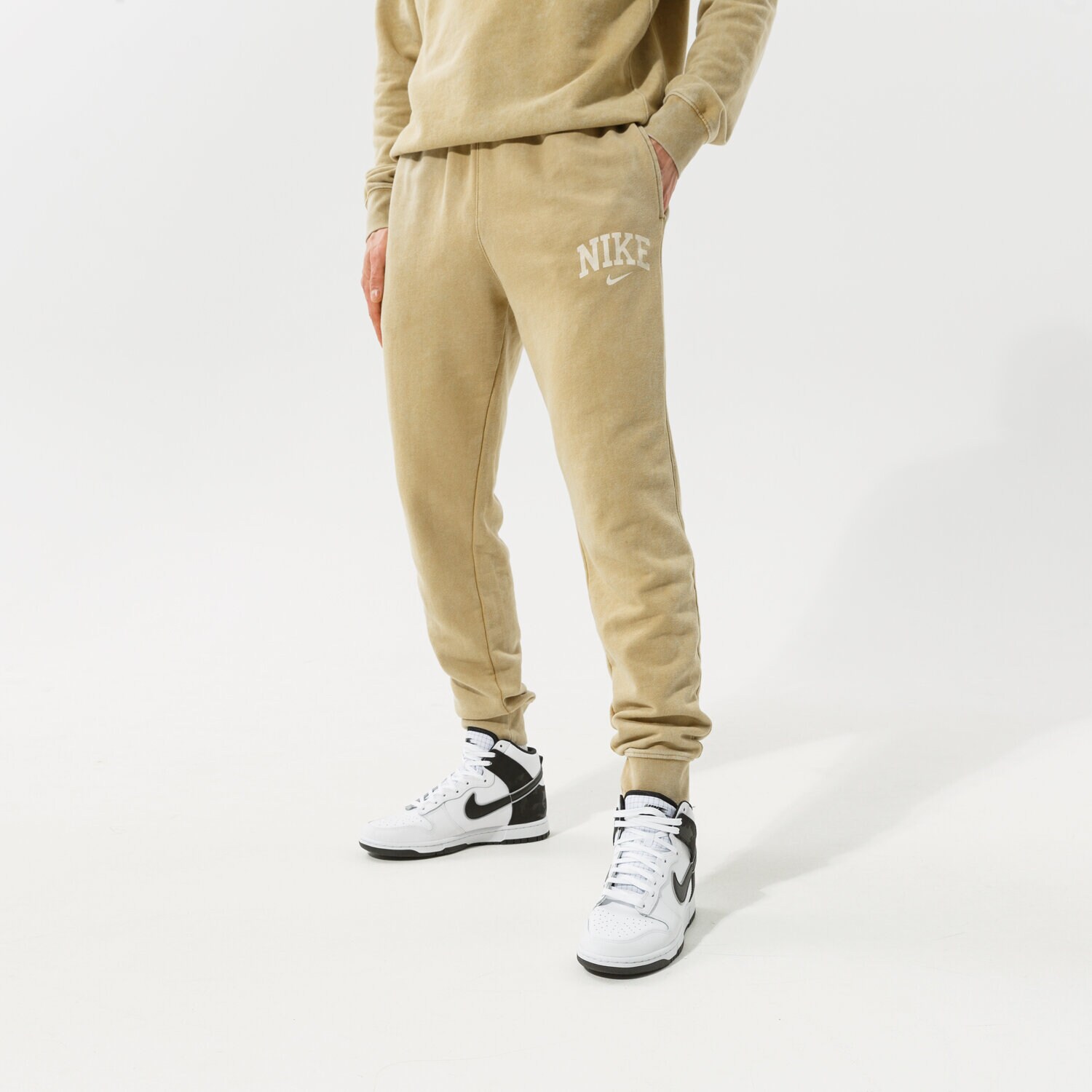 pánské kalhoty NIKE KALHOTY  M NSW ARCH FLC JOGGER FT DC0723-297 KHAKI