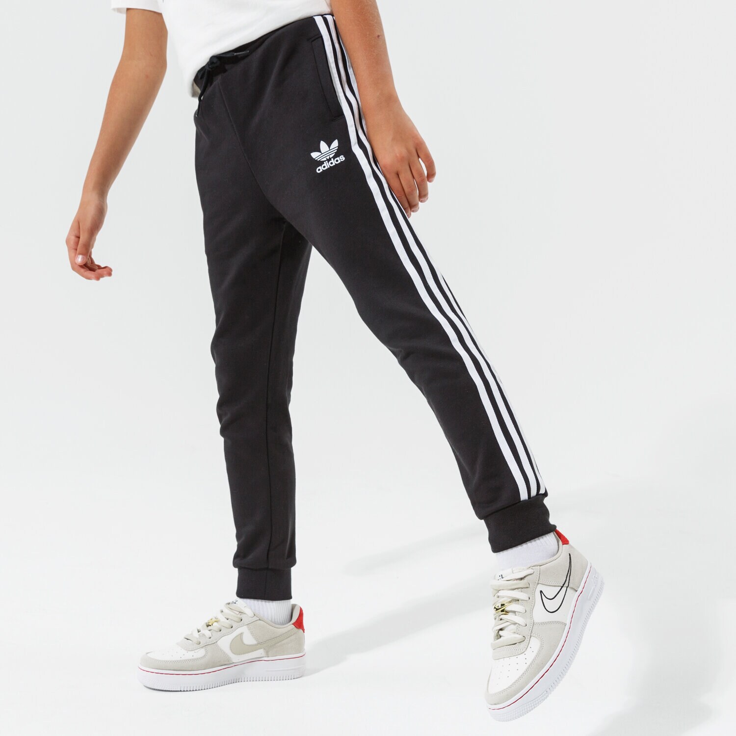 dětské kalhoty ADIDAS KALHOTY  TREFOIL PANTS U DV2872 ČERNÁ