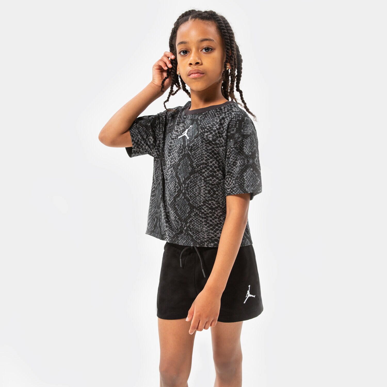dětské tričko JORDAN TRIČKO ESSENTIALS SNAKE TEE GIRL 45B313-023 ČERNÁ