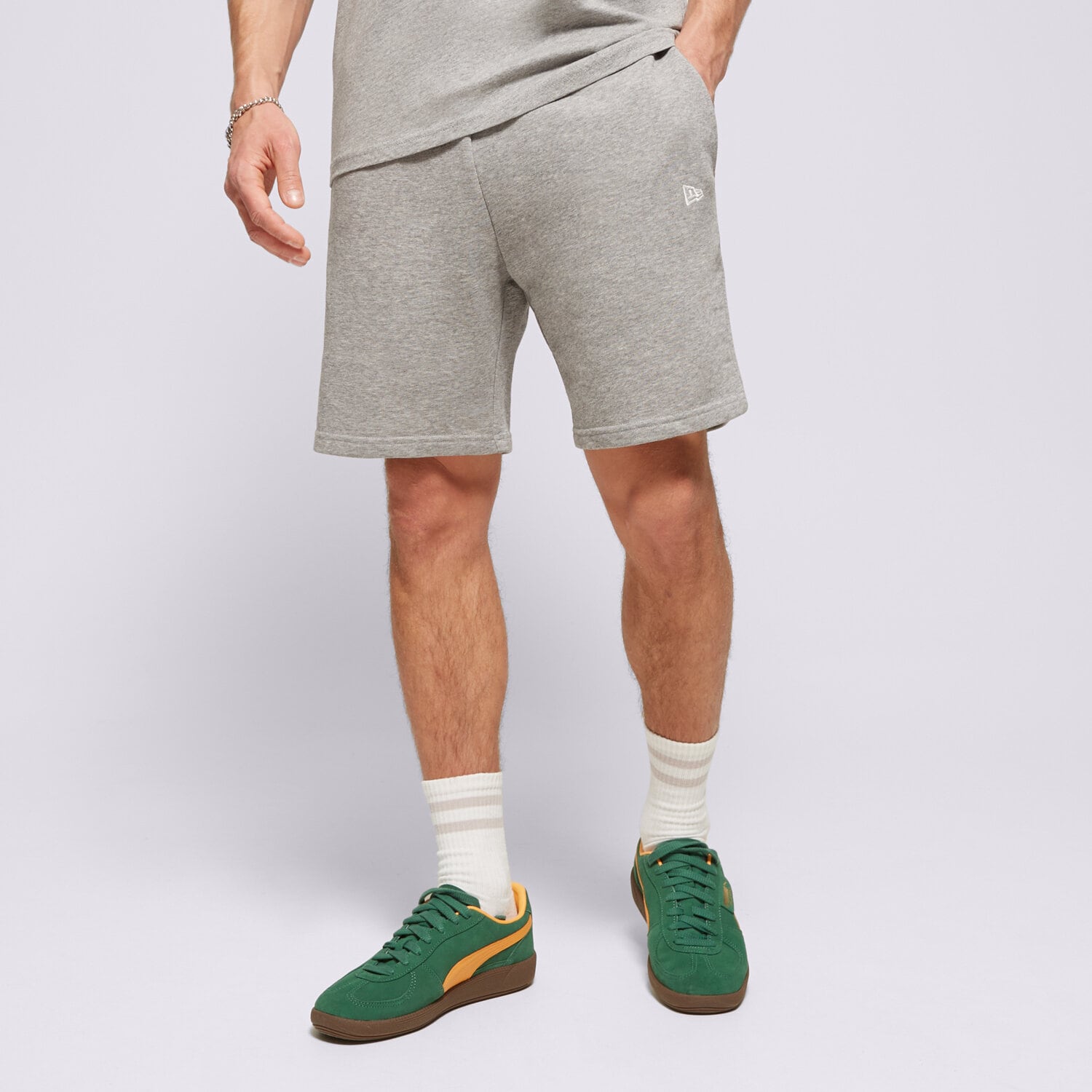 pánské kraťasy NEW ERA ŠORTKY  ESSENTIAL SHORT 12836799SMU ŠEDÁ