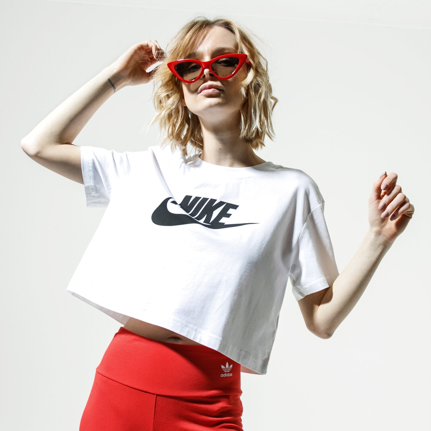 dámské tričko NIKE TRIČKO SPORTSWEAR ESSENTIAL BV6175-100 BÍLÁ