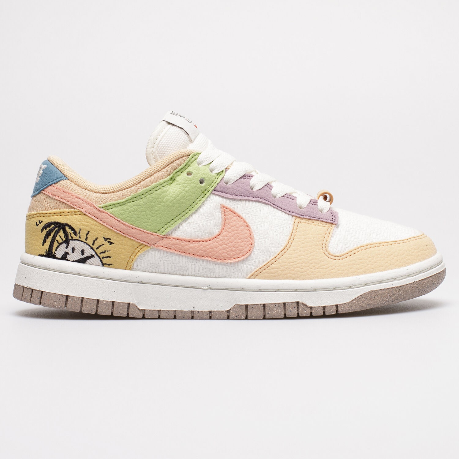 dámské tenisky W NIKE DUNK LOW SE DQ0265-100 VÍCEBAREVNÁ