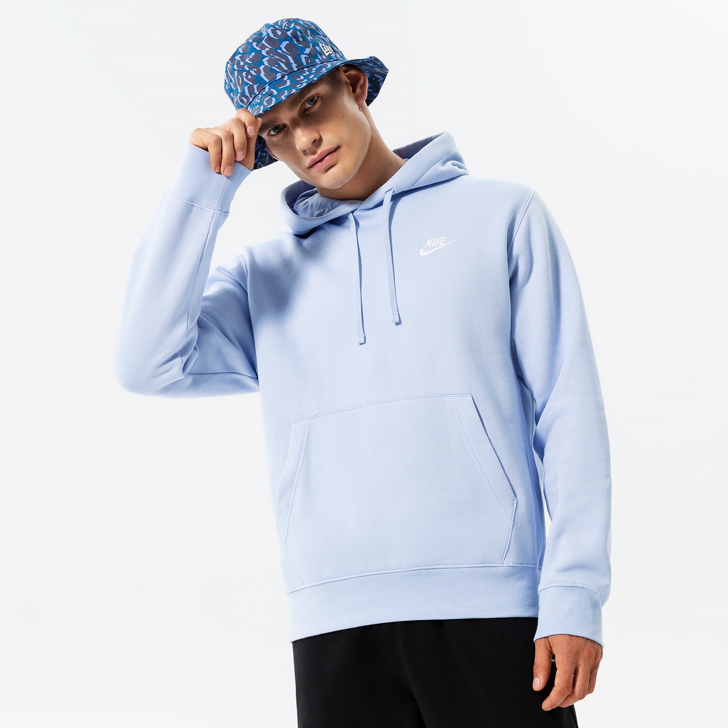 pánská mikina NIKE MIKINA S KAPUCÍ SPORTSWEAR CLUB FLEECE BV2654-548 MODRÁ