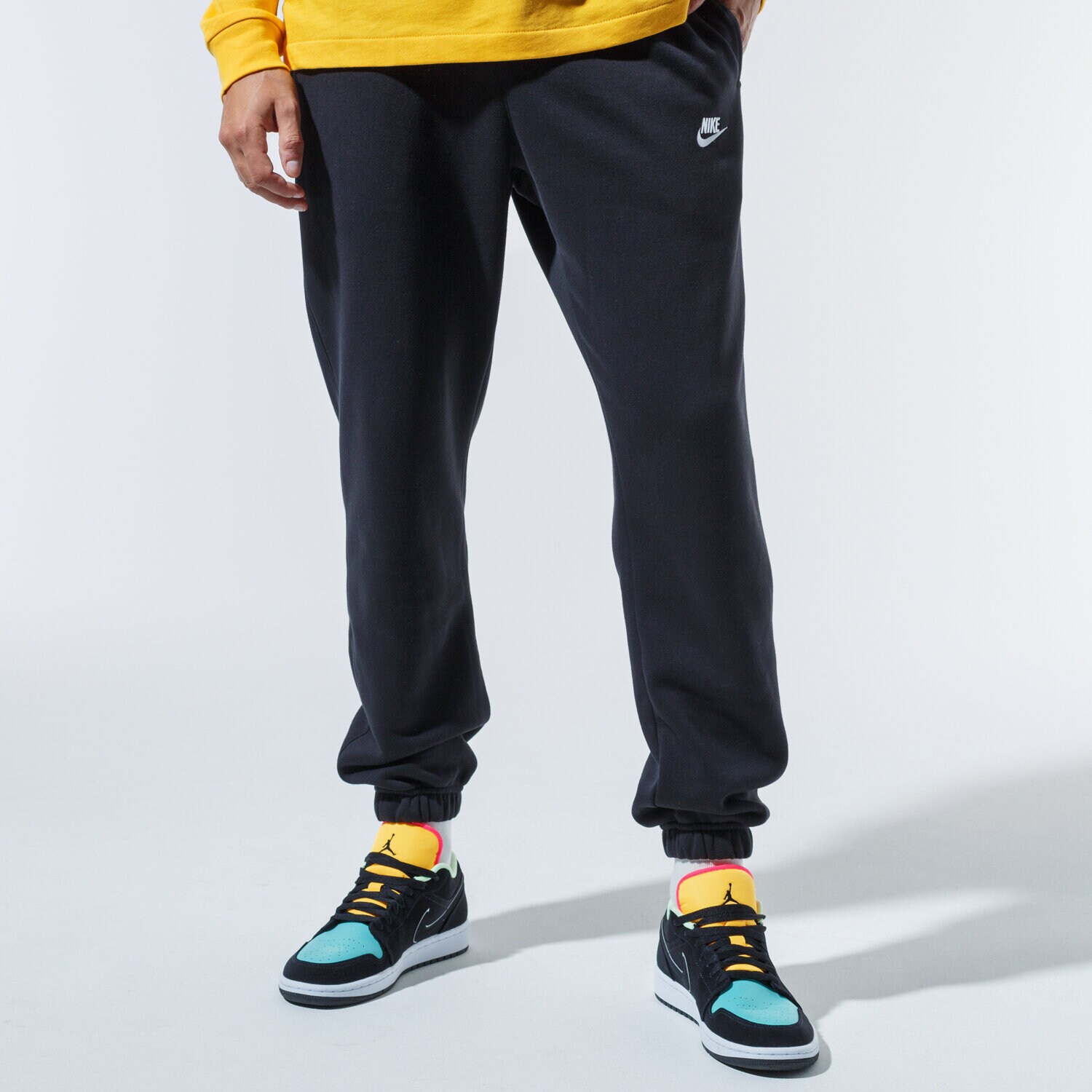 pánské kalhoty NIKE KALHOTY  SPORTSWEAR CLUB BV2737-010 ČERNÁ