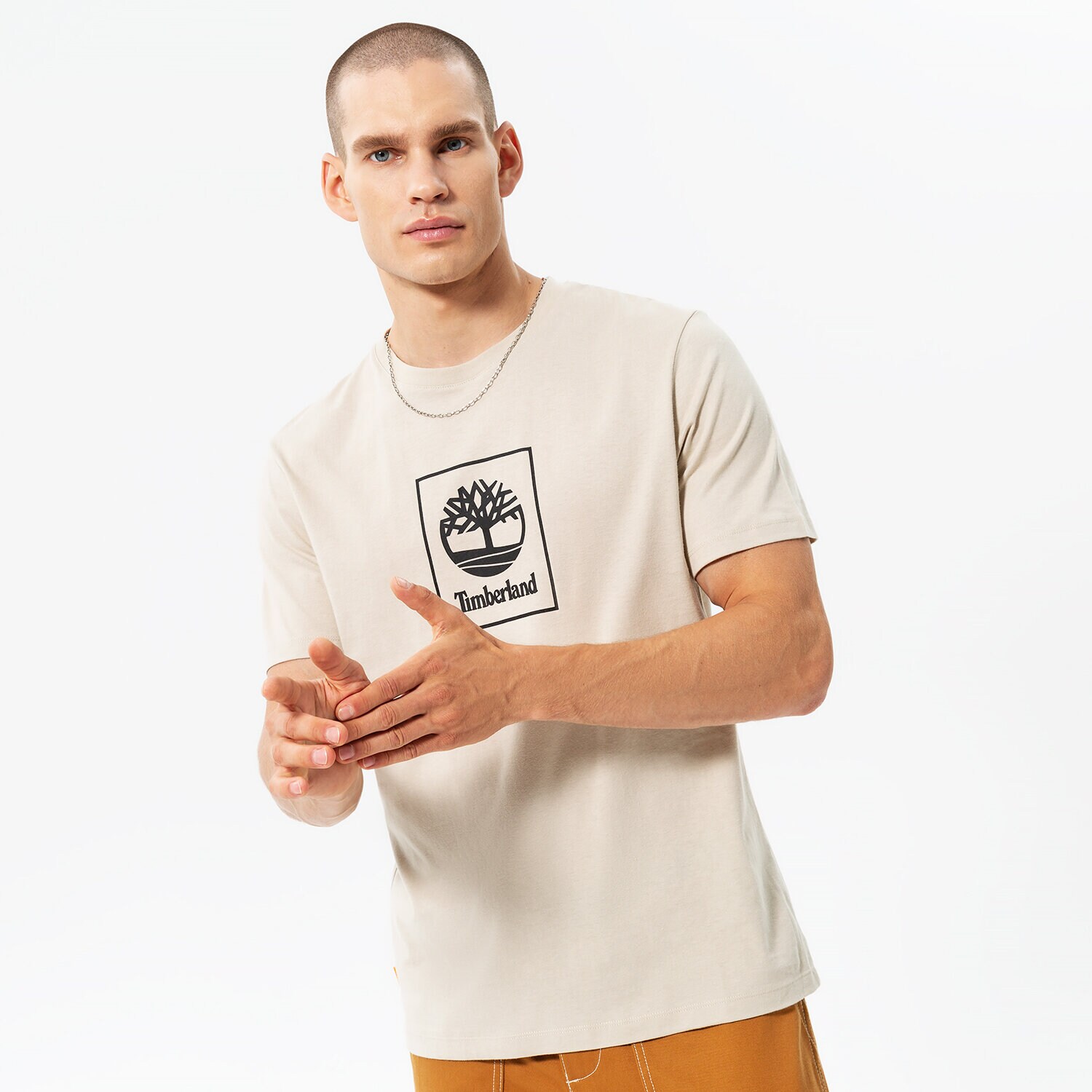 pánské tričko TIMBERLAND TRIČKO STACK LOGO TEE ISLAND FOSSIL TB0A5ZH1CY21 BÉŽOVÁ