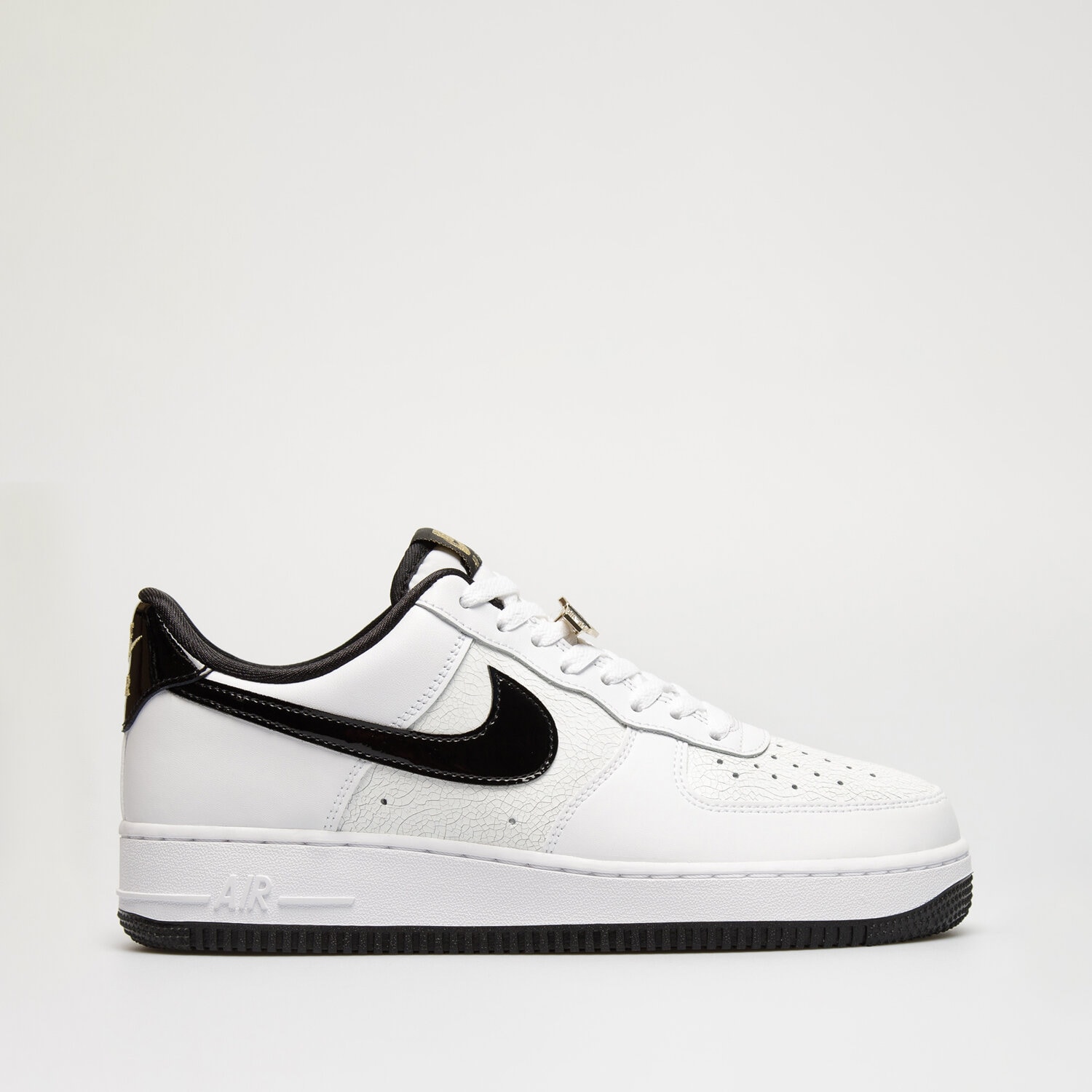 pánské tenisky NIKE AIR FORCE 1 '07 LV8 EMB DR9866-100 BÍLÁ