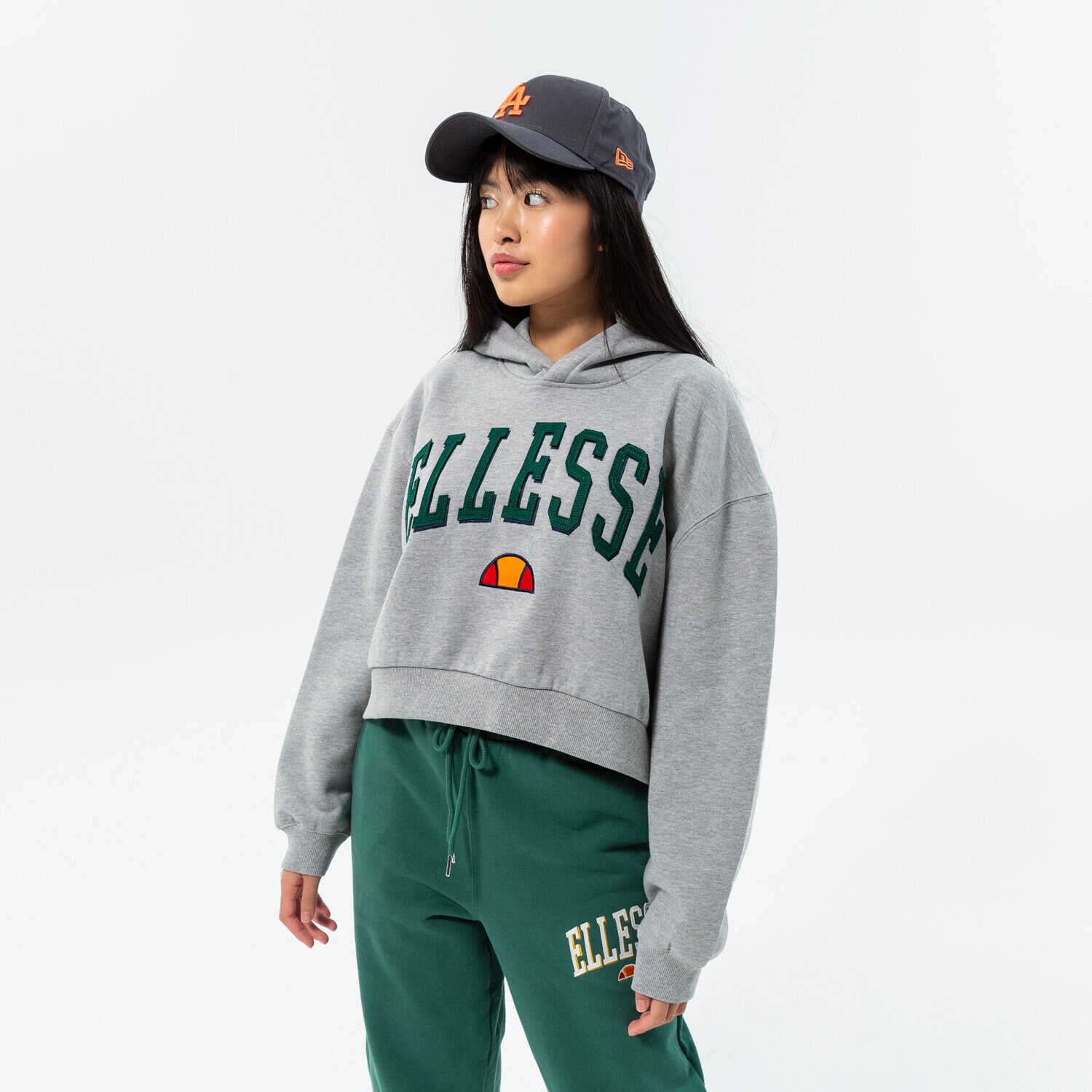 dámská mikina ELLESSE MIKINA S KAPUCÍ RAMO CROP HOODY GREY MRL SGP15918112 ŠEDÁ