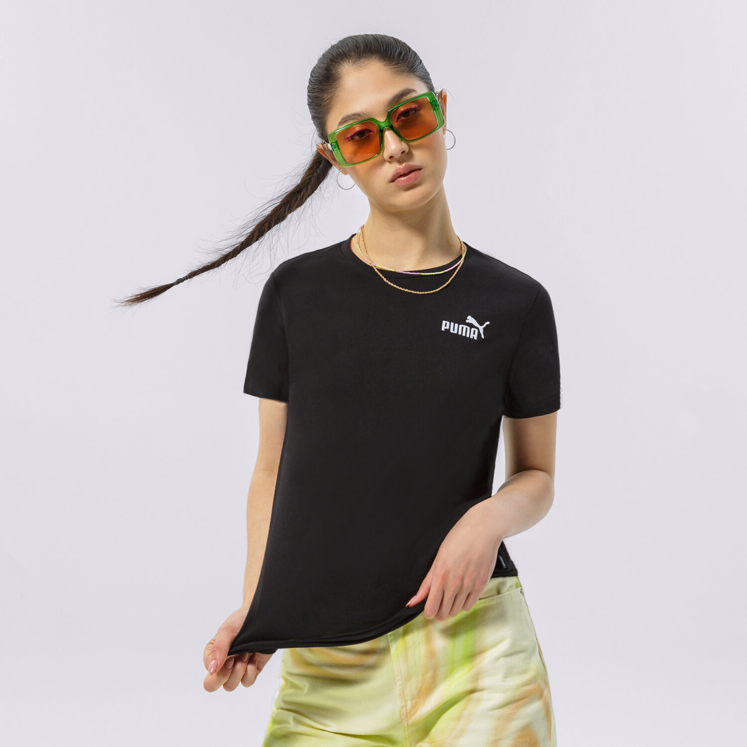 dámské tričko PUMA TRIČKO ESS+ EMBROIDERY 848331 01 ČERNÁ
