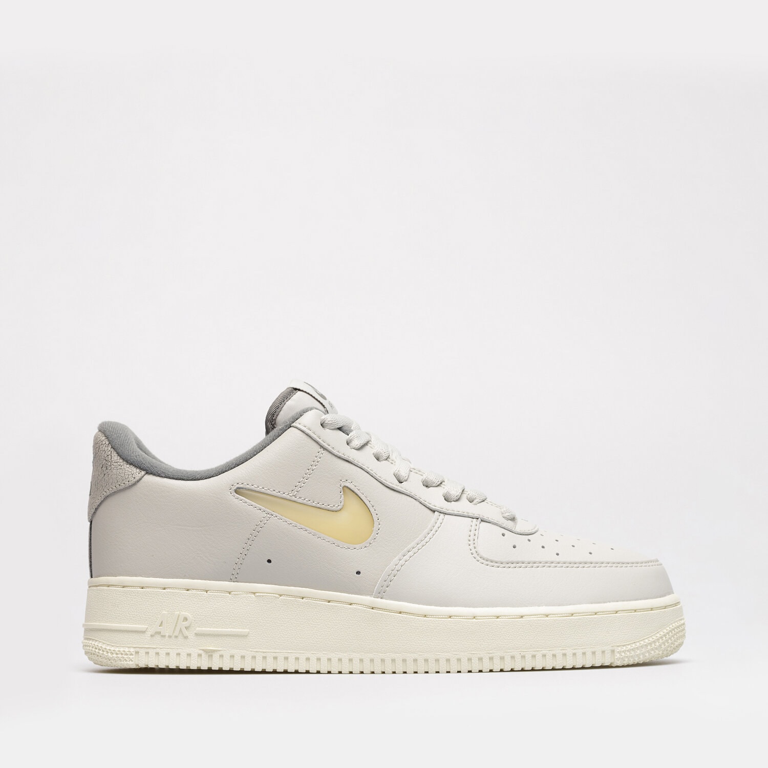 pánské tenisky NIKE AIR FORCE 1 '07 LX DC8894-001 ŠEDÁ