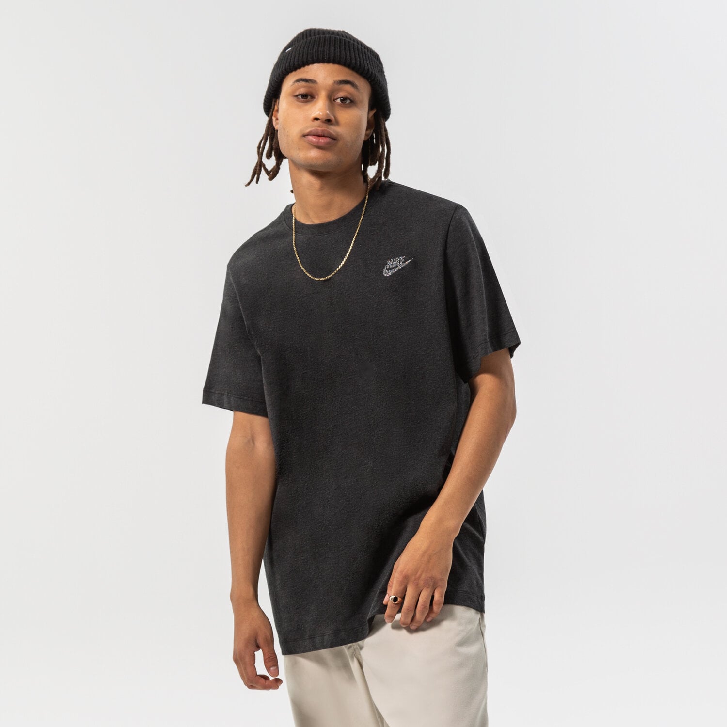 pánské tričko NIKE TRIČKO M NSW CLUB TEE SUST DR7923-010 ČERNÁ