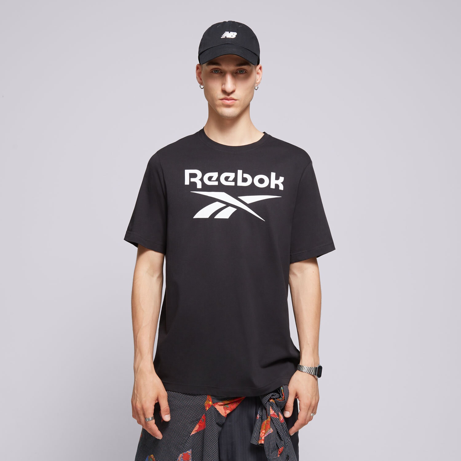 pánské tričko REEBOK TRIČKO RI BIG STACKED LOGO 100070405 ČERNÁ