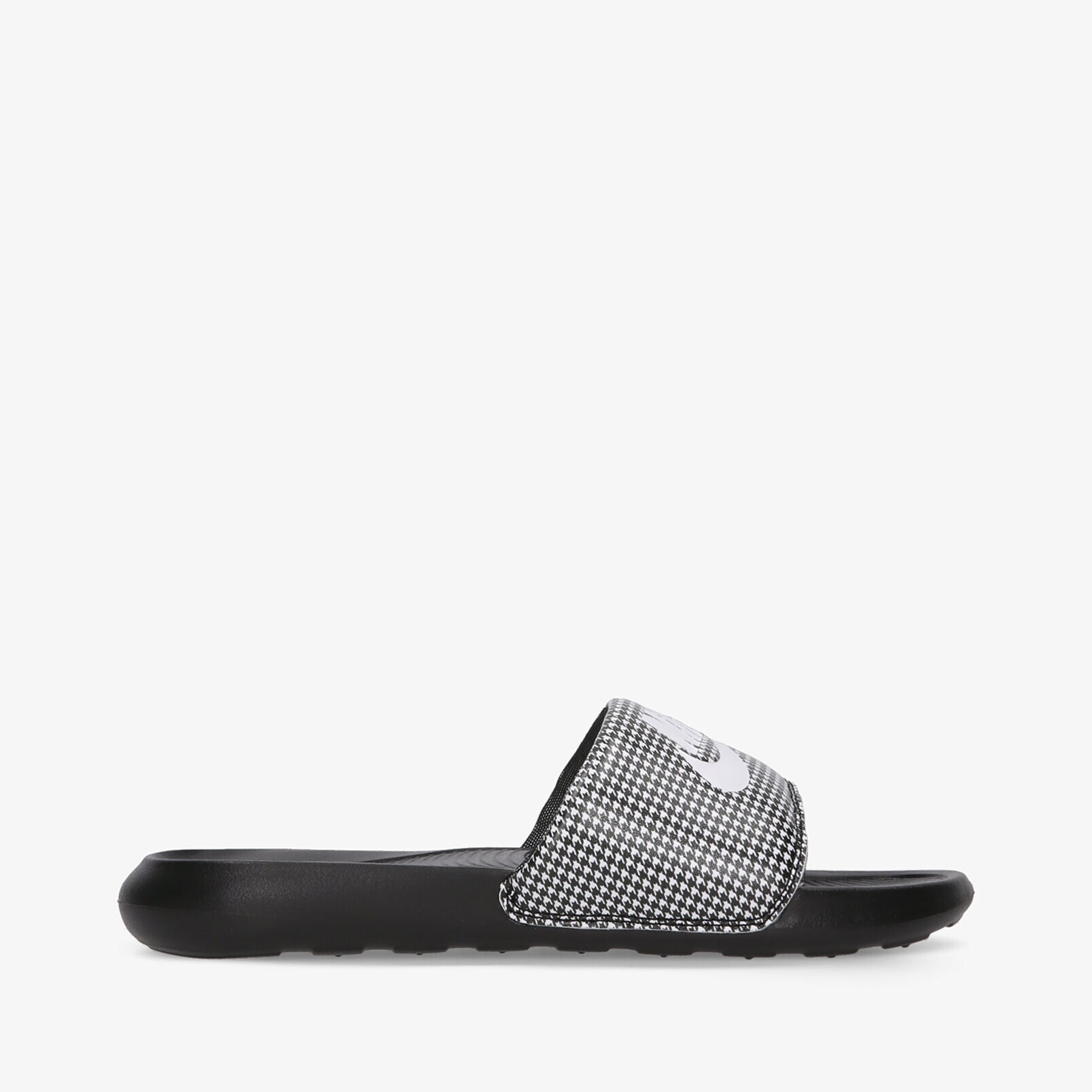 NIKE VICTORI ONE CN9676-009 ŠEDÁ