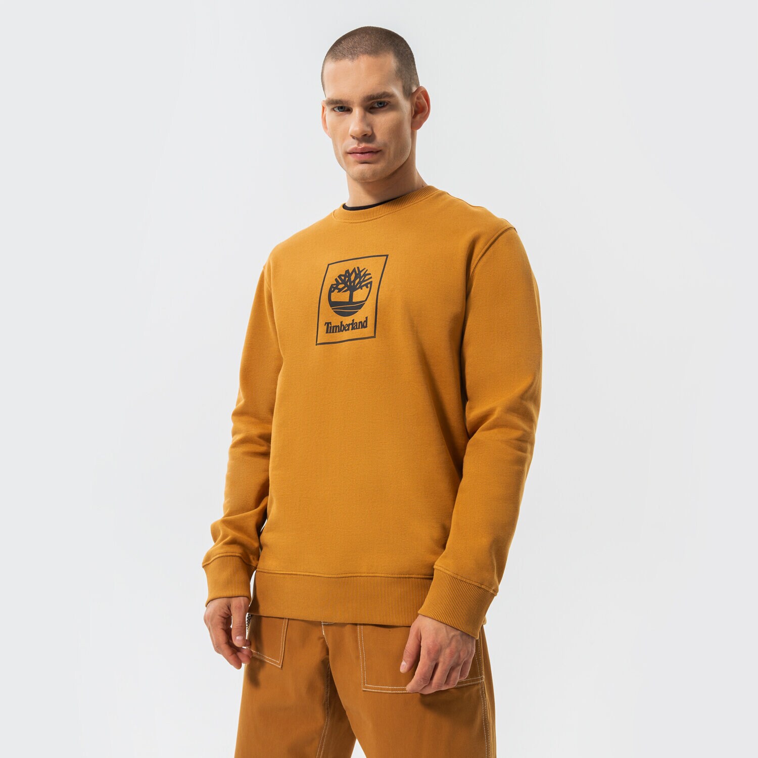 pánská mikina TIMBERLAND MIKINA STACK LOGO SWEAT WHEAT BOOT TB0A5ZJ9P471 HNĚDÁ