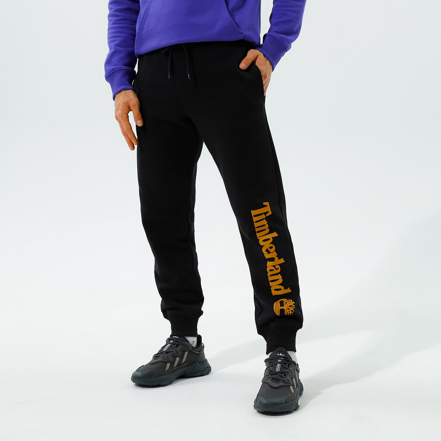pánské kalhoty TIMBERLAND KALHOTY  YC CORE TREE LOGO SWEATPANT TB0A2BVFP561 ČERNÁ
