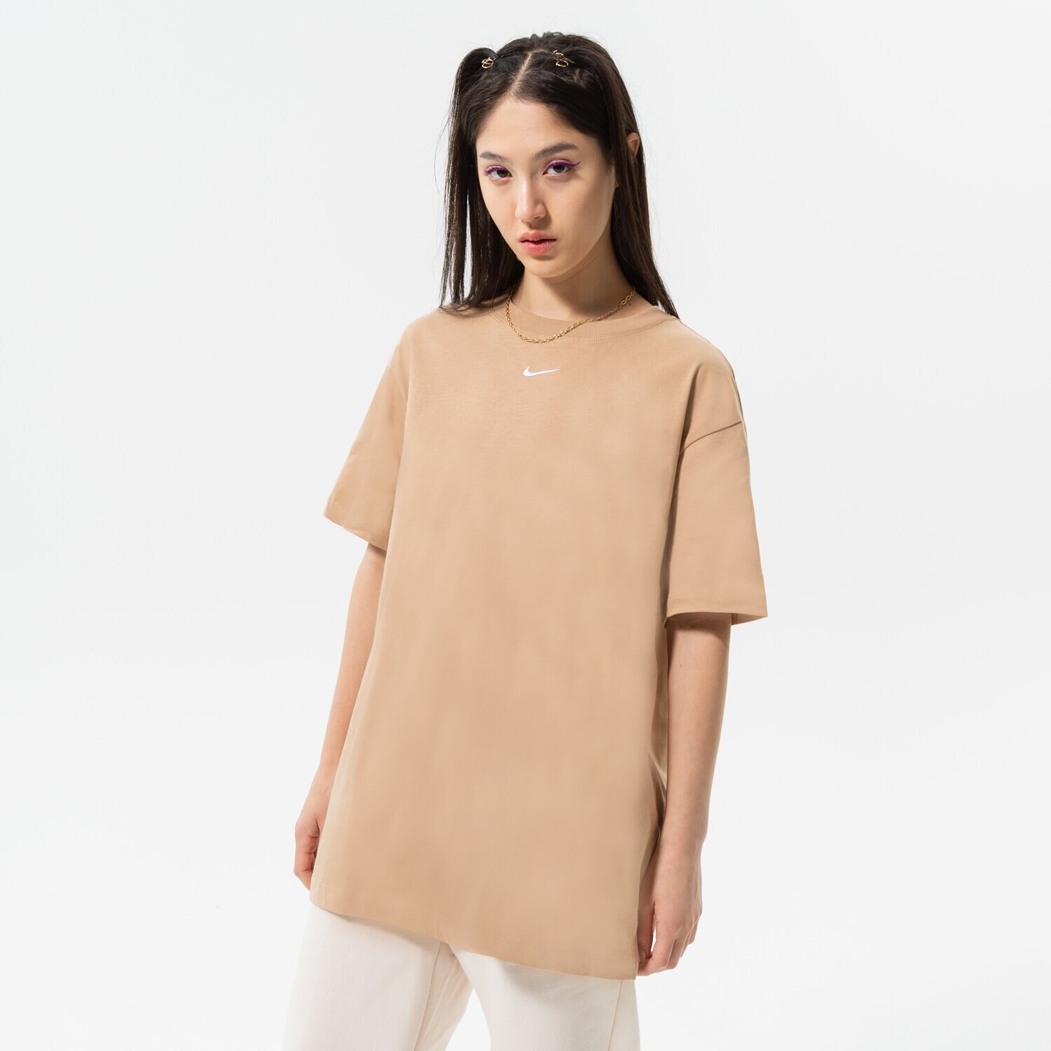 dámské tričko NIKE TRIČKO W NSW ESSNTL TEE BF LBR DN5697-200 BÉŽOVÁ