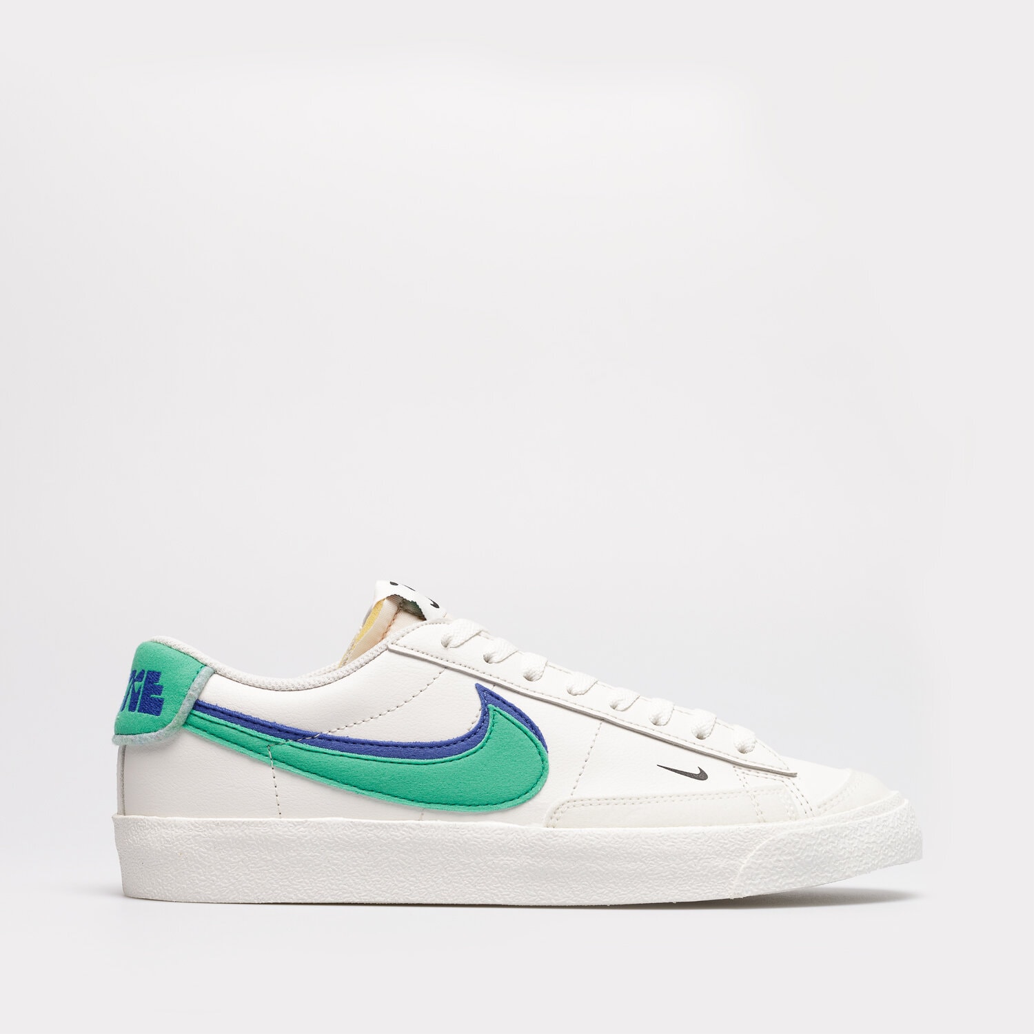 pánské tenisky NIKE BLAZER LOW '77 SE DO9777-001 BÍLÁ