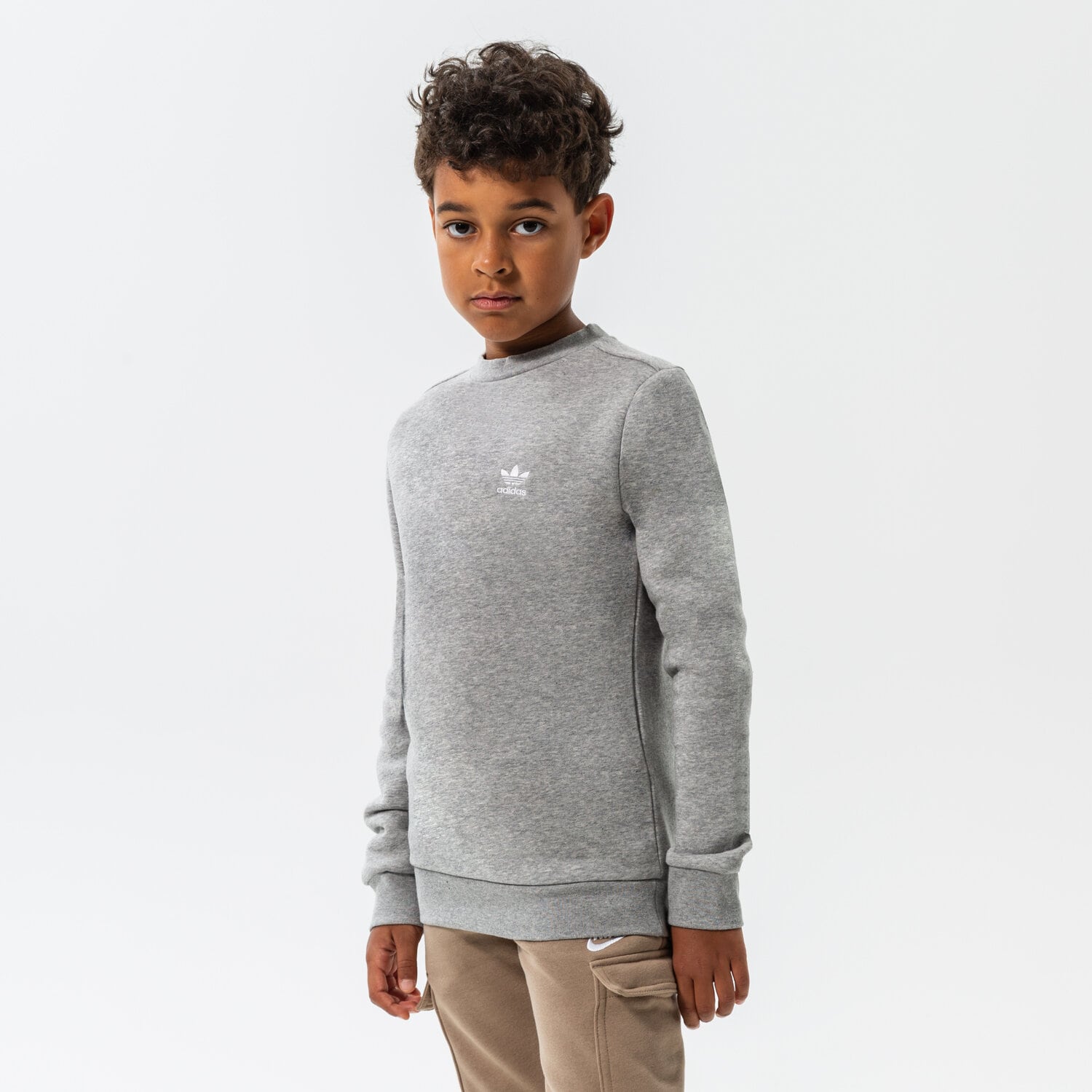 dětská mikina ADIDAS MIKINA CREW BOY HS8869 ŠEDÁ