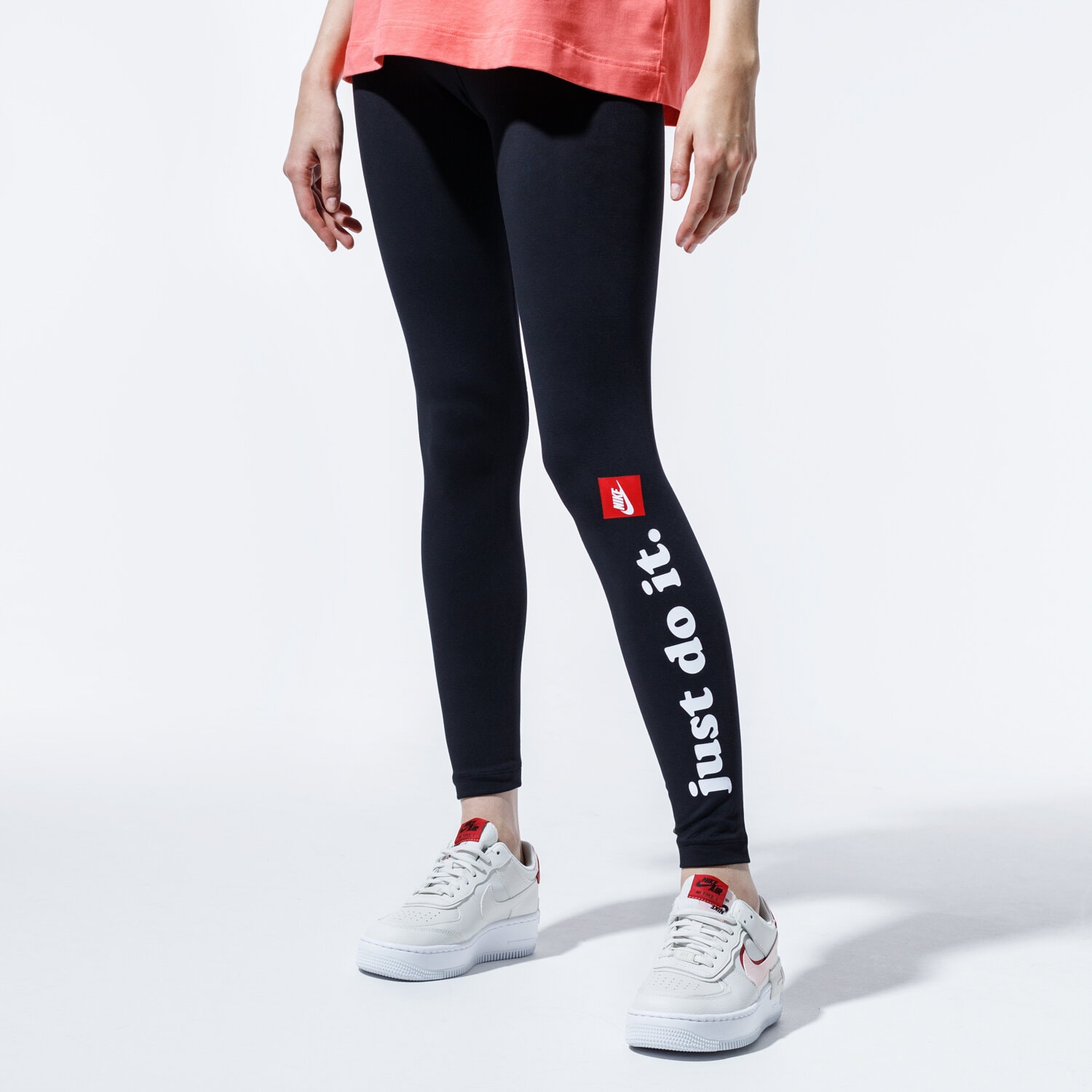 dámské kalhoty NIKE LEGGINGS W NK SS RUNWAY CJ1994-010 ČERNÁ