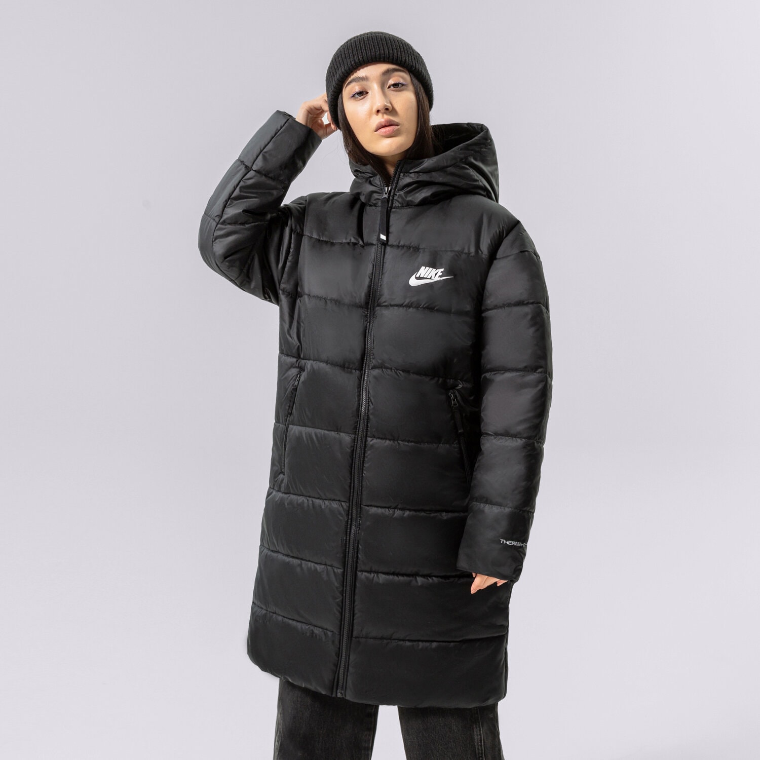 dámská zimní bunda NIKE SWOOSH PARKA JACKET DX1798-010 ČERNÁ
