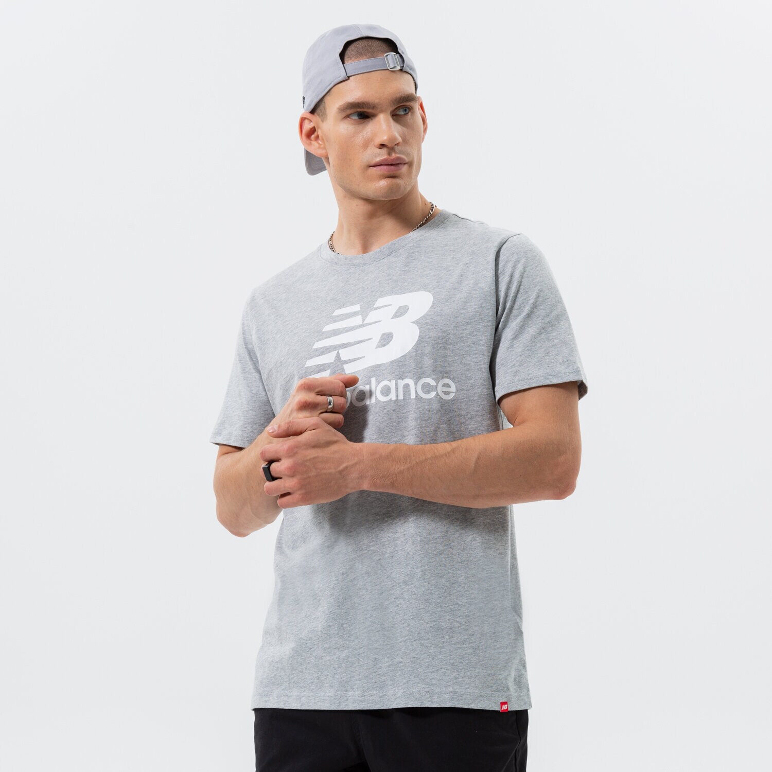 pánské tričko NEW BALANCE TRIČKO ESSENTIALS STACKED LOGO TEE MT01575AG ŠEDÁ