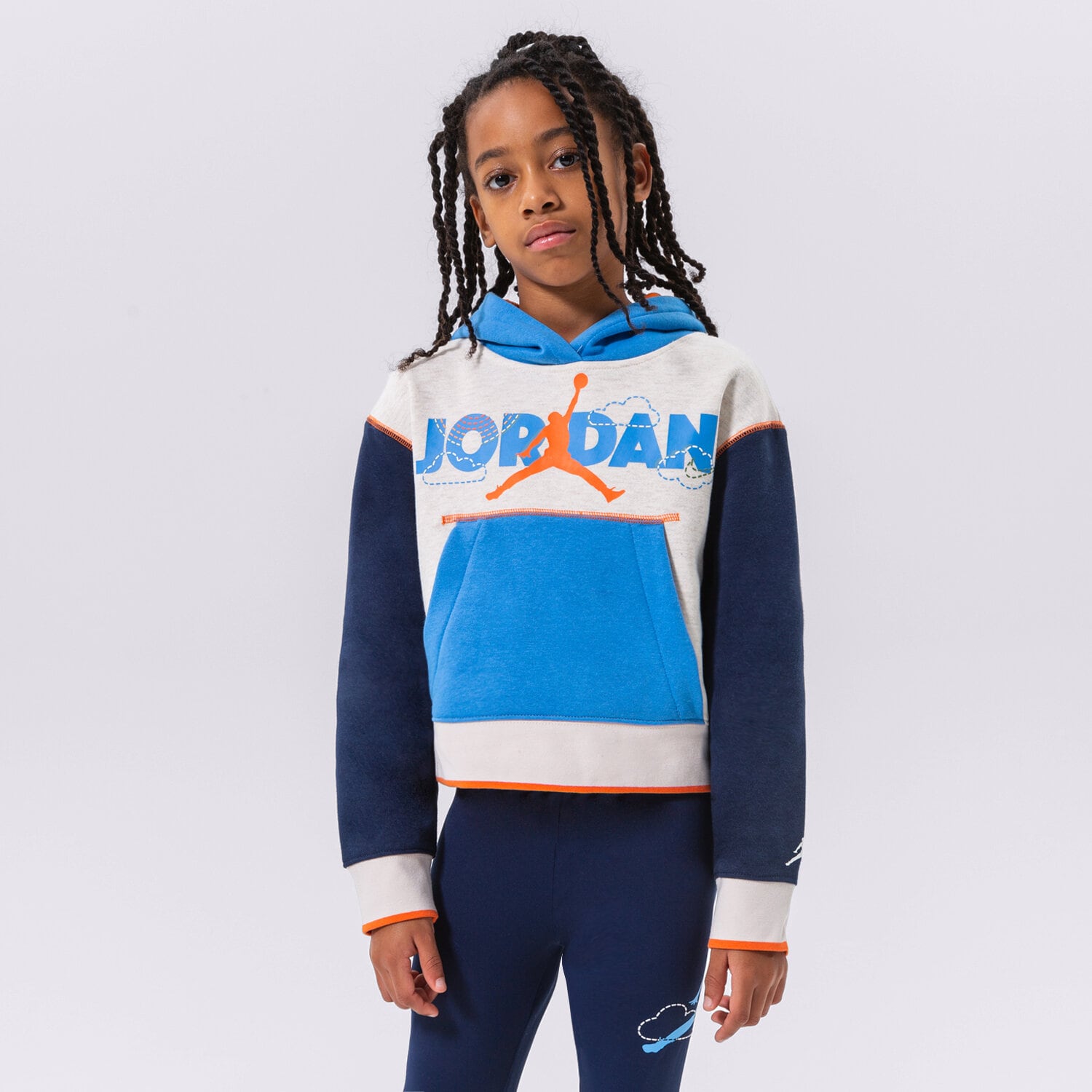 dětská mikina JORDAN MIKINA S KAPUCÍ BACKYARD ADVENTURE BOXY GIRL 45B757-W67 BÍLÁ