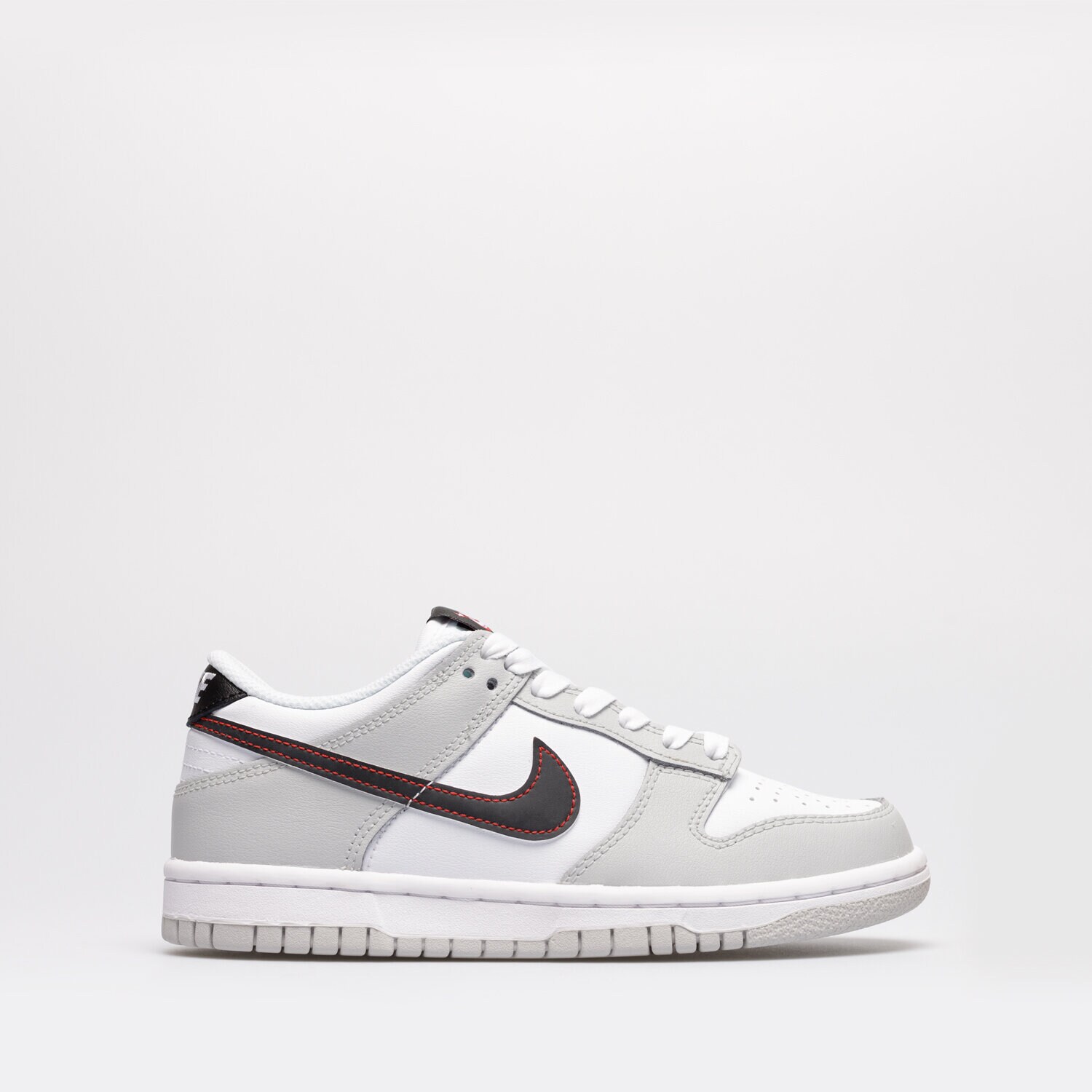 dětské tenisky NIKE DUNK LOW SE (GS) DQ0380-001 VÍCEBAREVNÁ