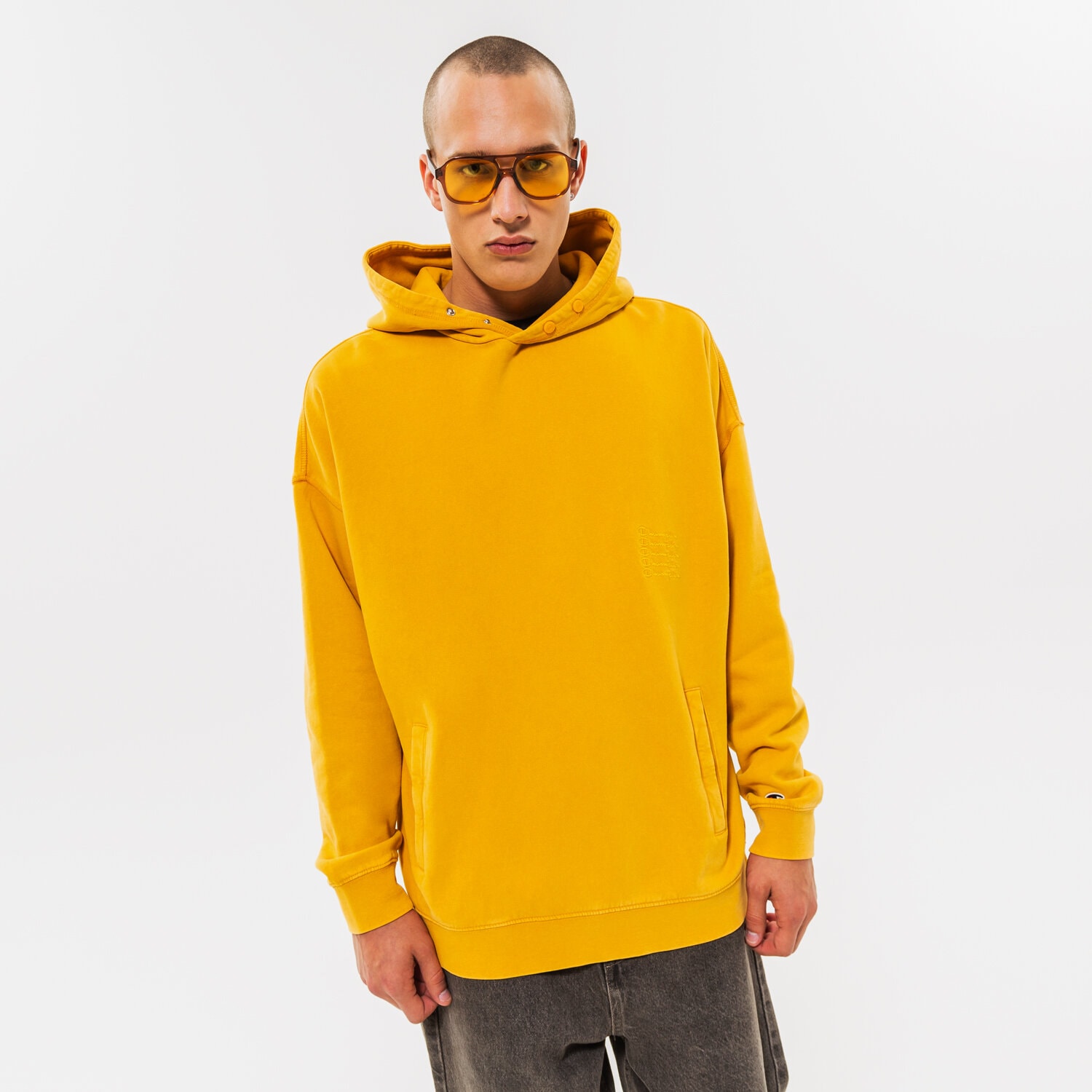 pánská mikina CHAMPION MIKINA S KAPUCÍ HOODED SWEATSHIRT 217893YS068 hořčicová