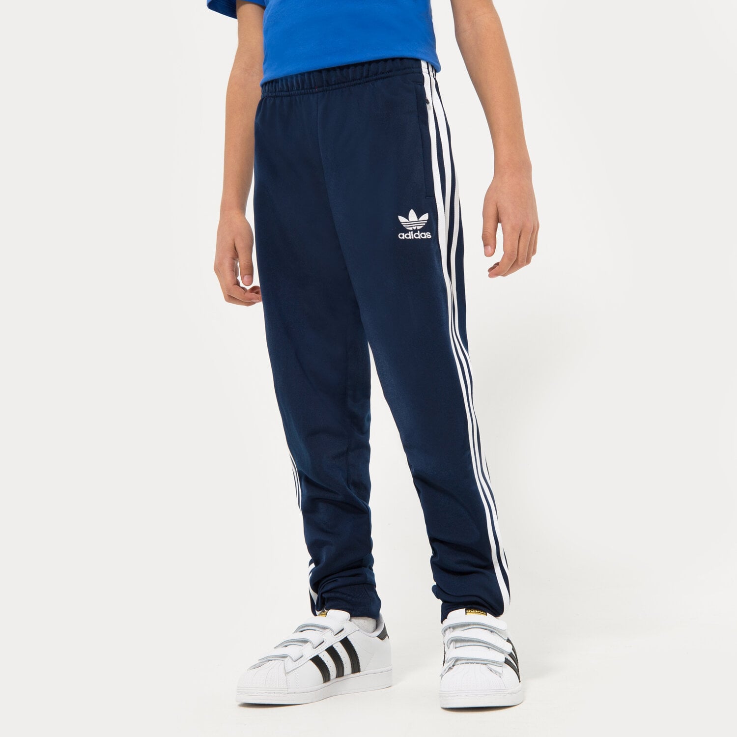 dětské kalhoty ADIDAS KALHOTY  SST TRACK PANTS BOY HK0323 TMAVOMODRÁ