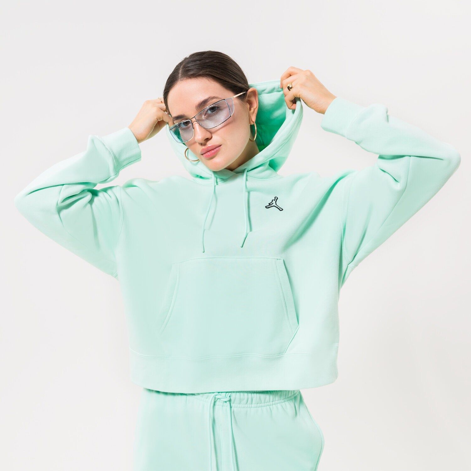 dámská mikina JORDAN MIKINA S KAPUCÍ ESSENTIAL OVERHEAD HOODIE DN4570-379 ZELENÁ