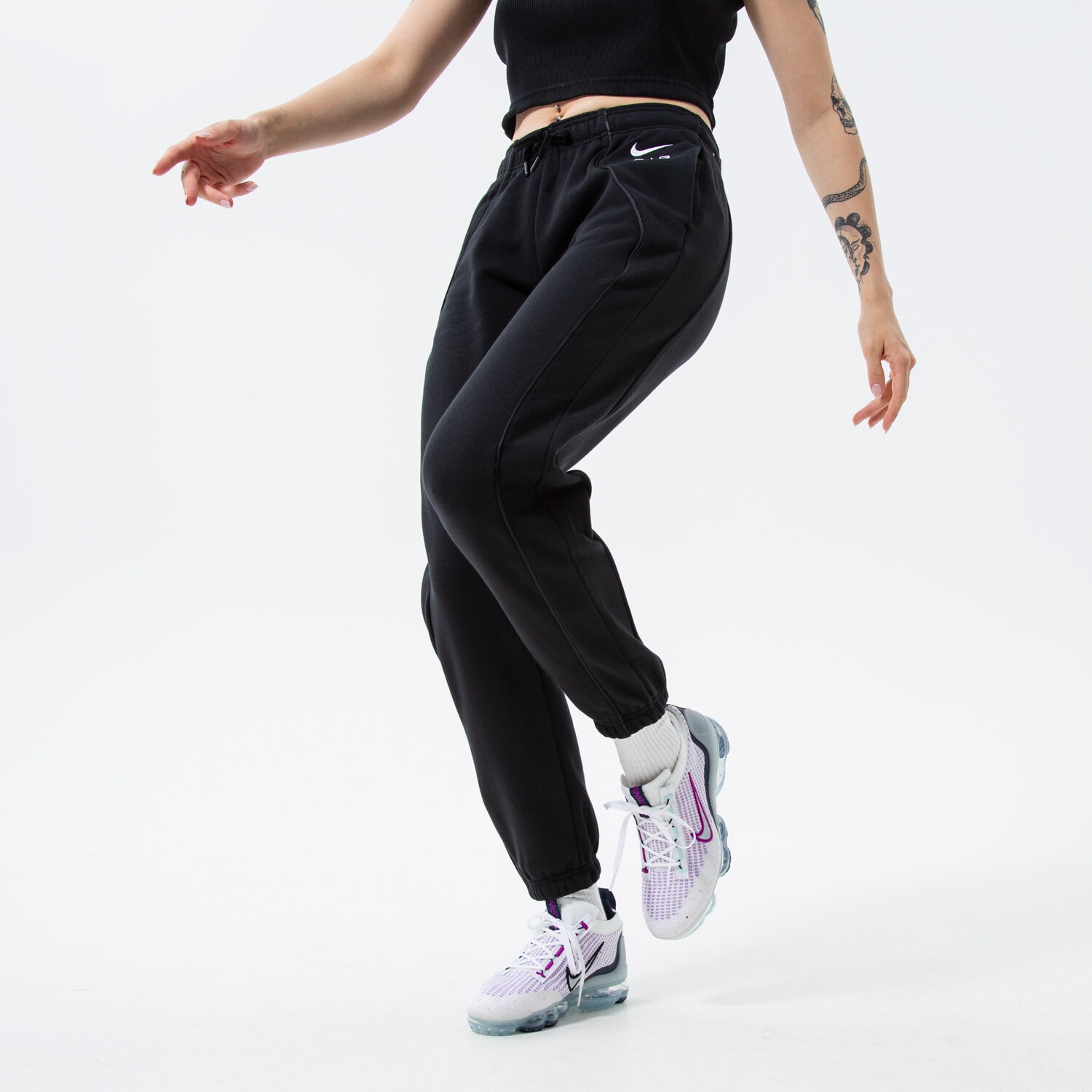 dámské kalhoty NIKE KALHOTY  W NSW AIR FLC MR JOGGER DQ6563010 ČERNÁ