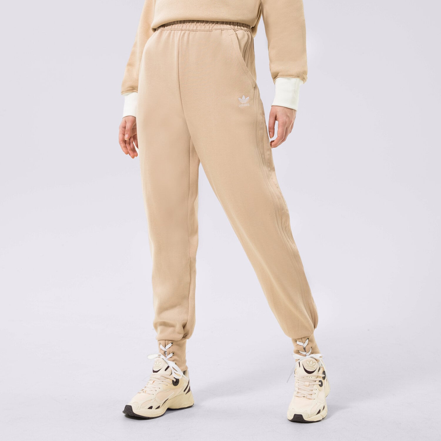 dámské kalhoty ADIDAS KALHOTY  CUFFED PANT HK5065 BÉŽOVÁ