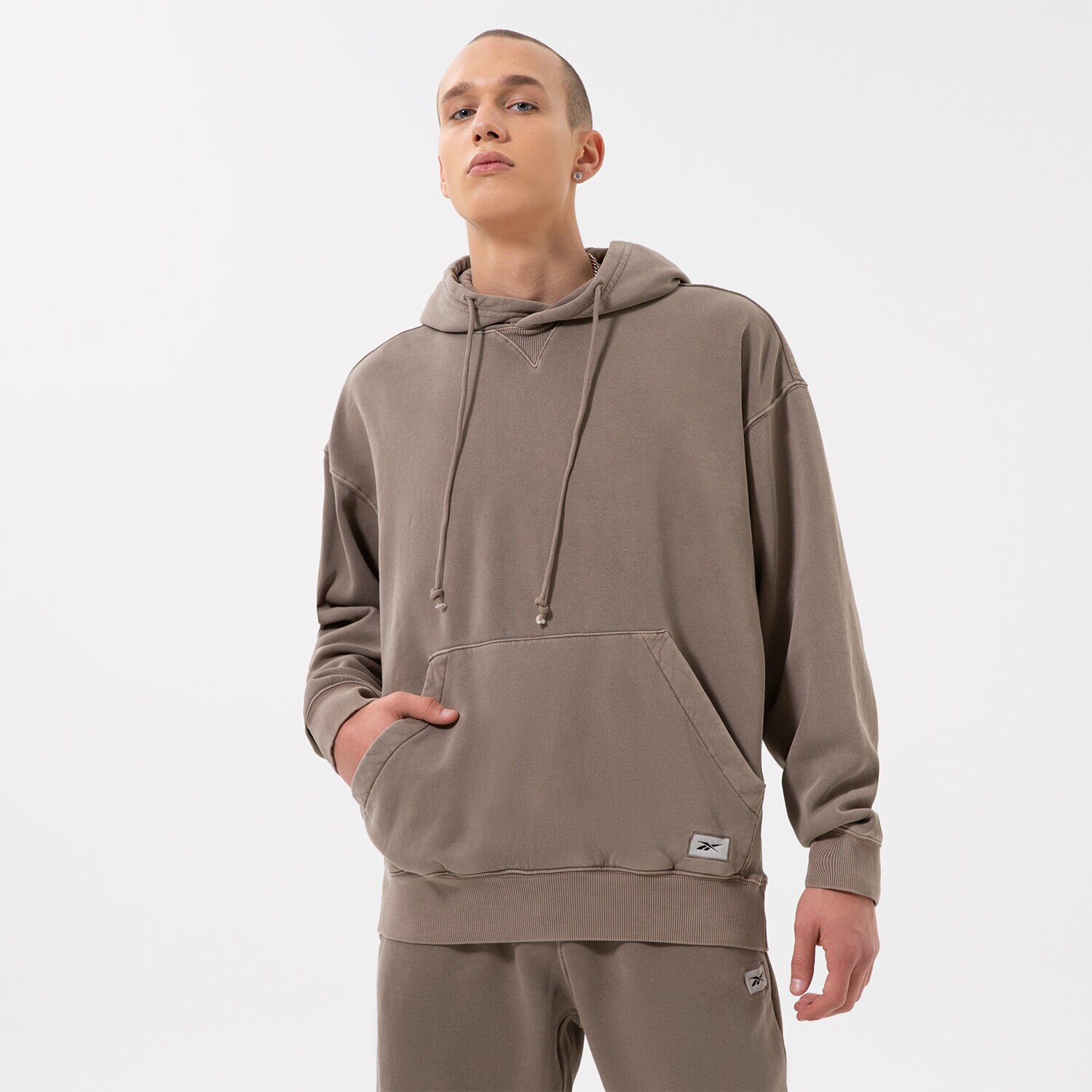 pánská mikina REEBOK MIKINA S KAPUCÍ   CLASSIC NATURAL DYE HOODIE HM5361 HNĚDÁ